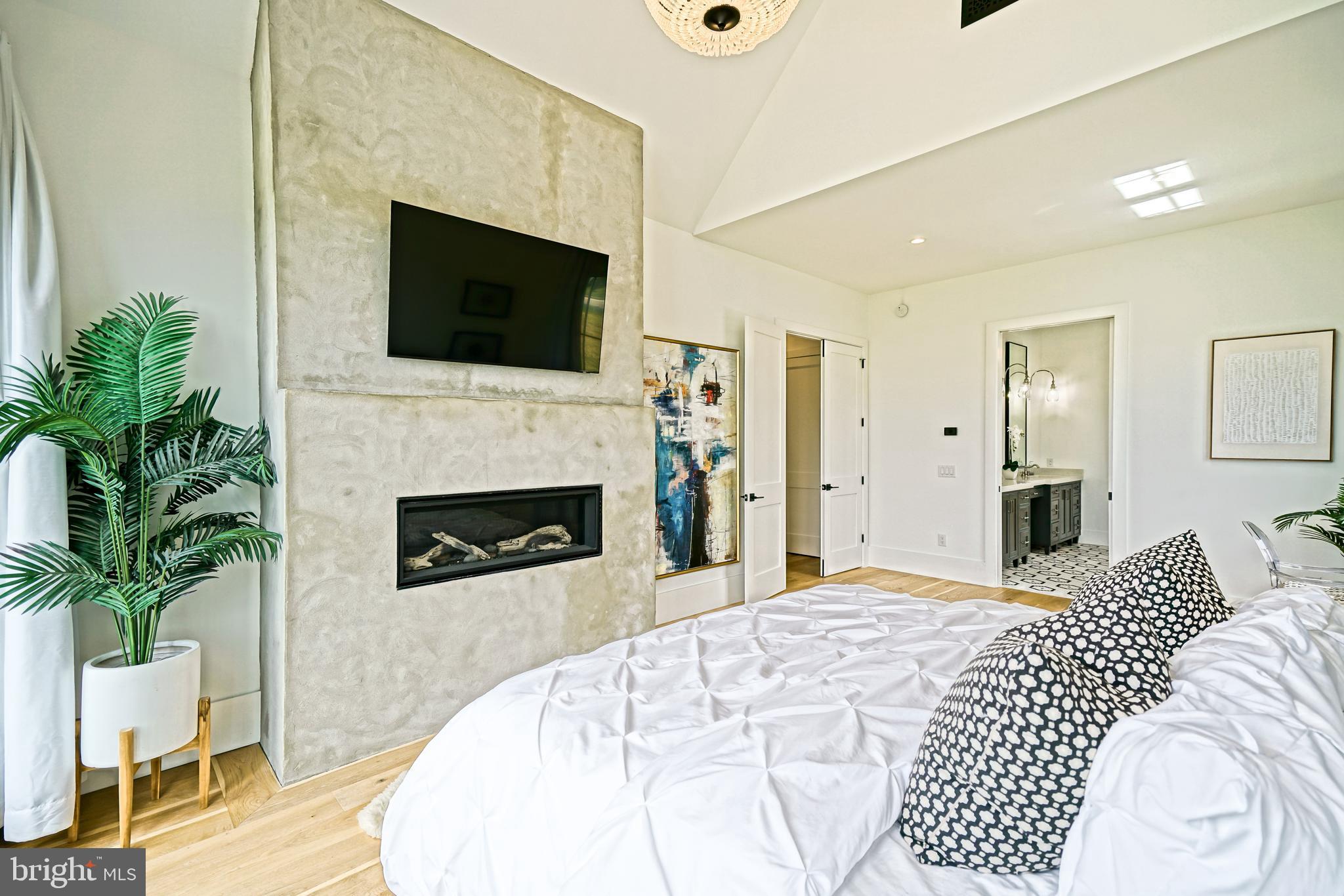 SHOWFIELD - Residential