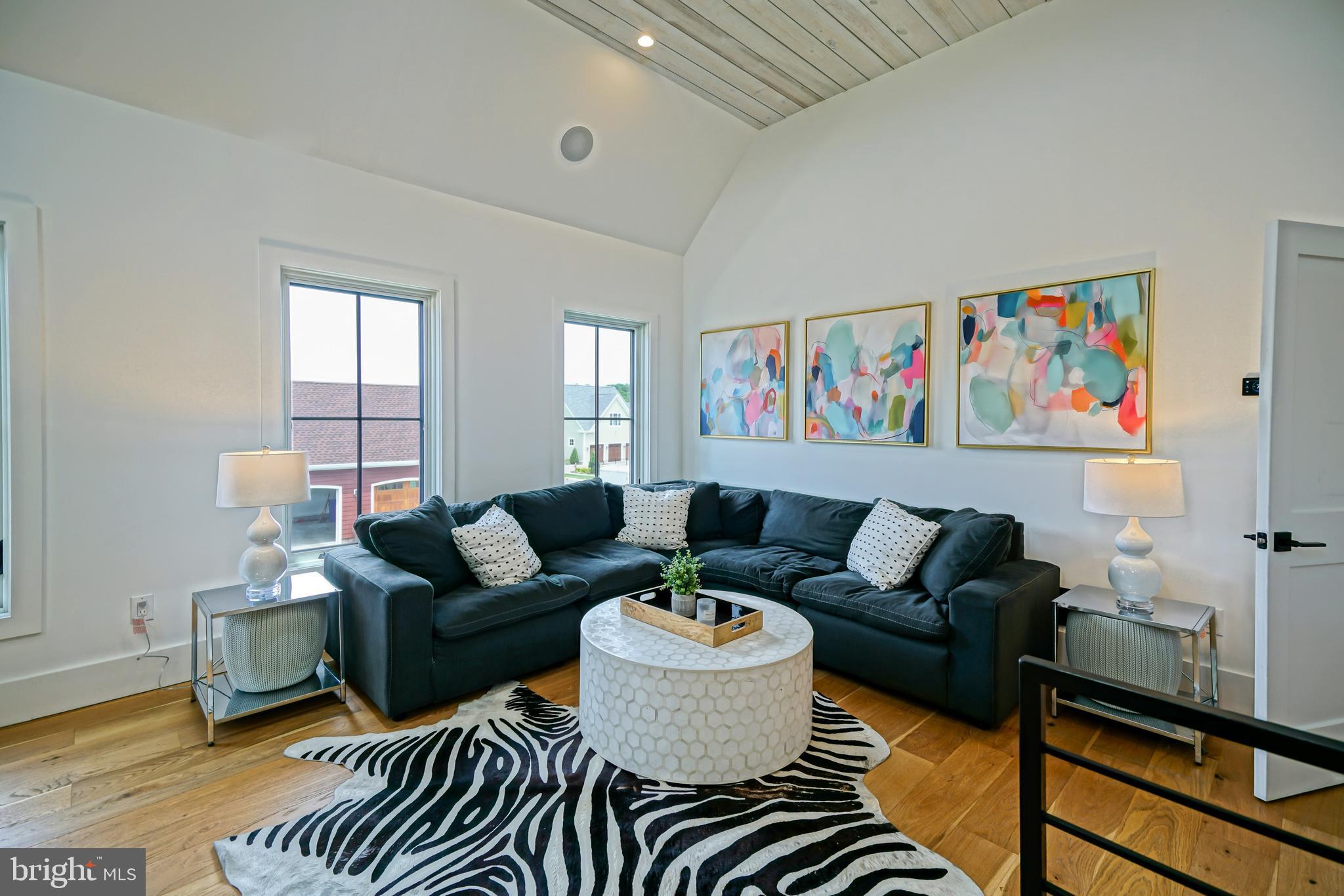 SHOWFIELD - Residential