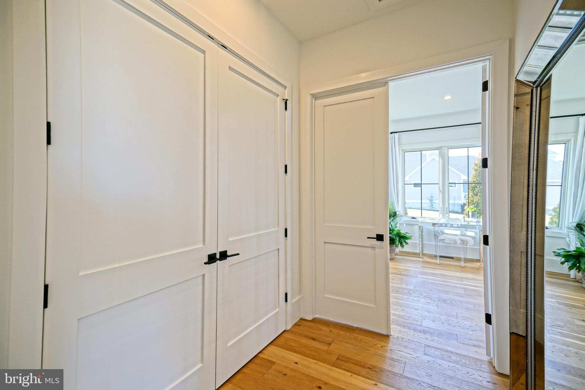 SHOWFIELD - Residential