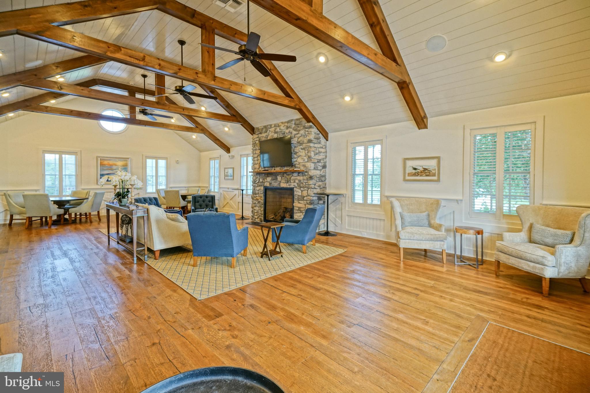 SHOWFIELD - Residential