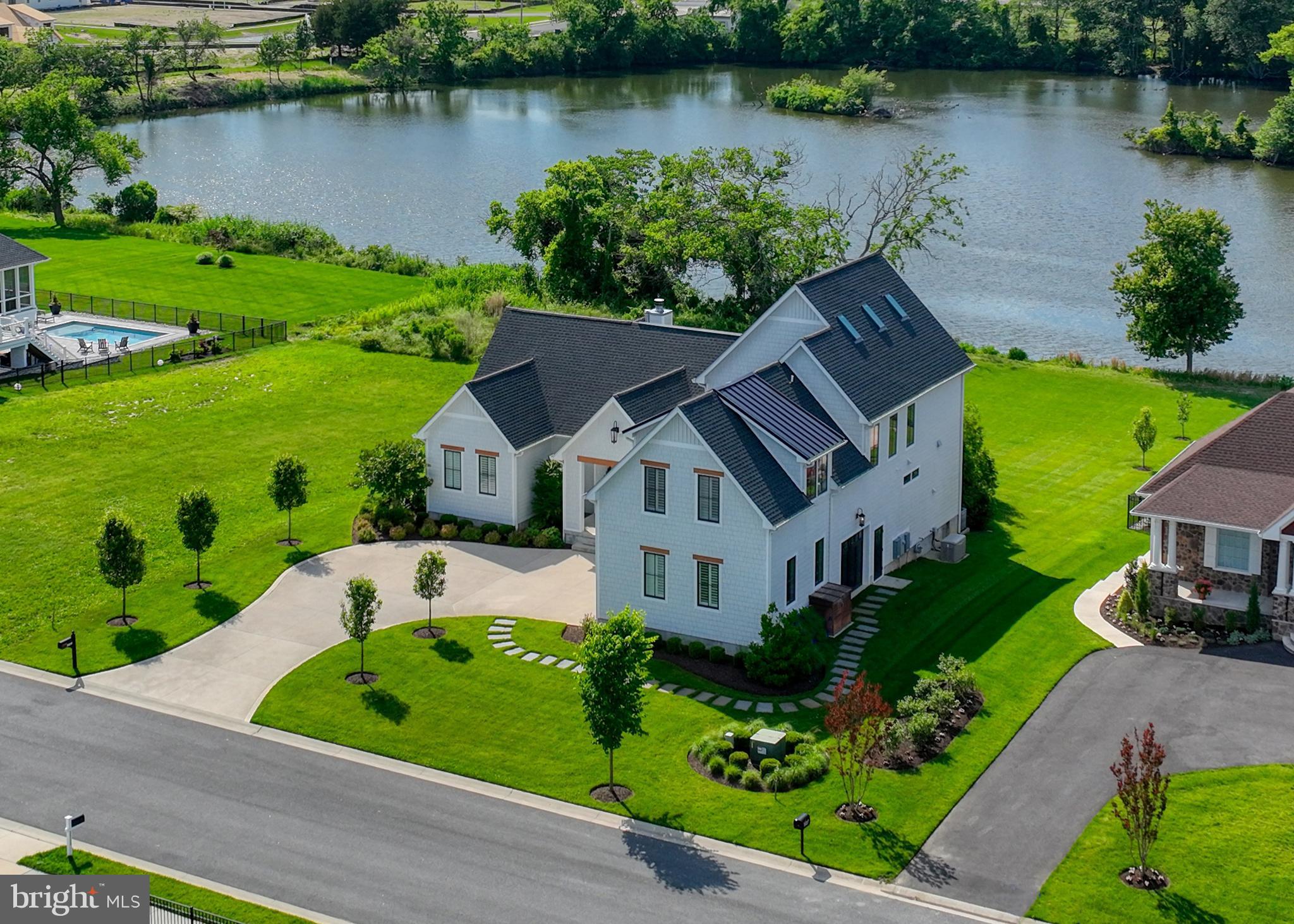 SHOWFIELD - Residential