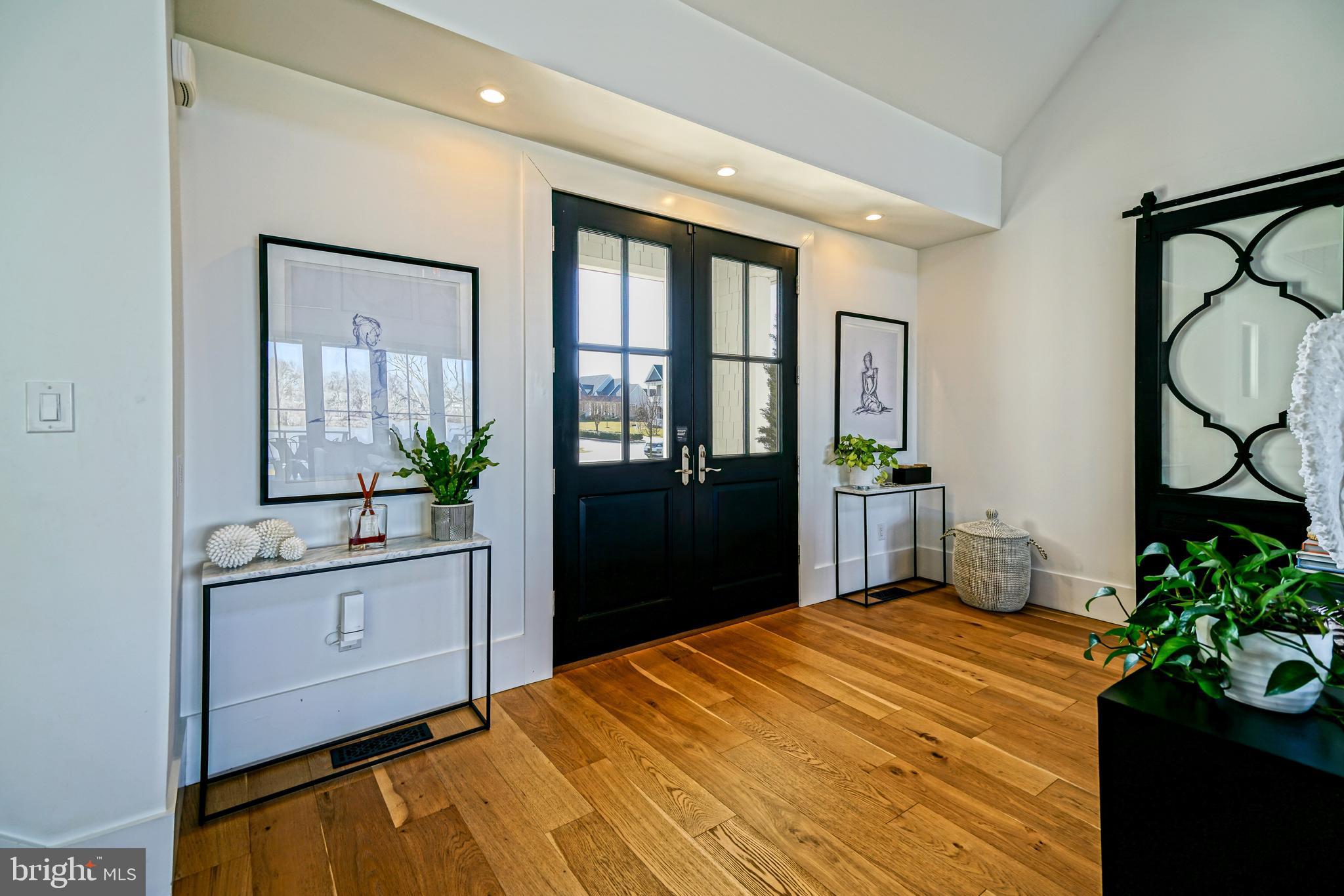 SHOWFIELD - Residential