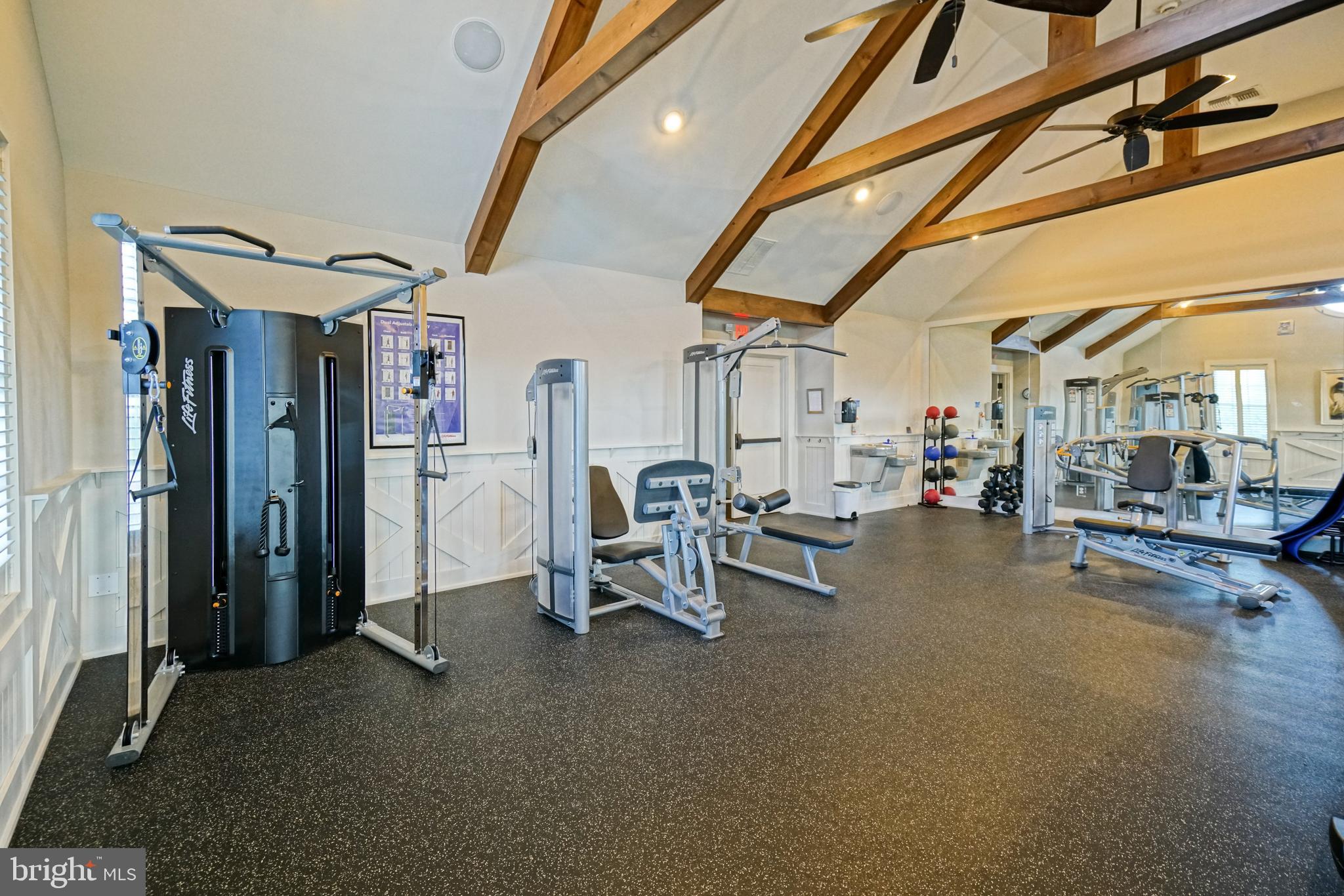 SHOWFIELD - Residential