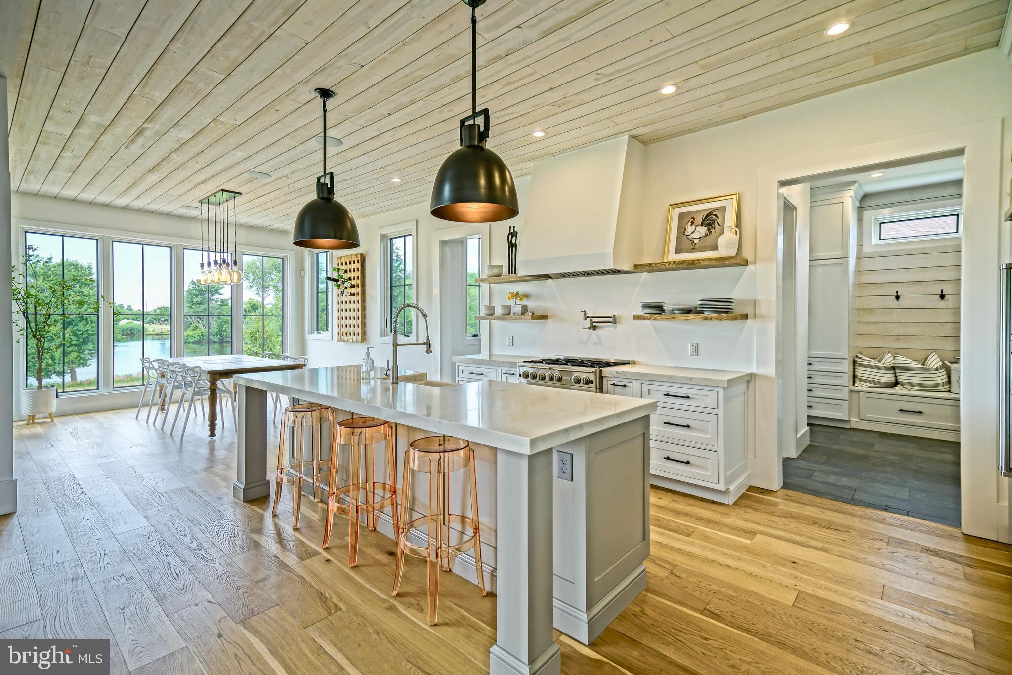 SHOWFIELD - Residential