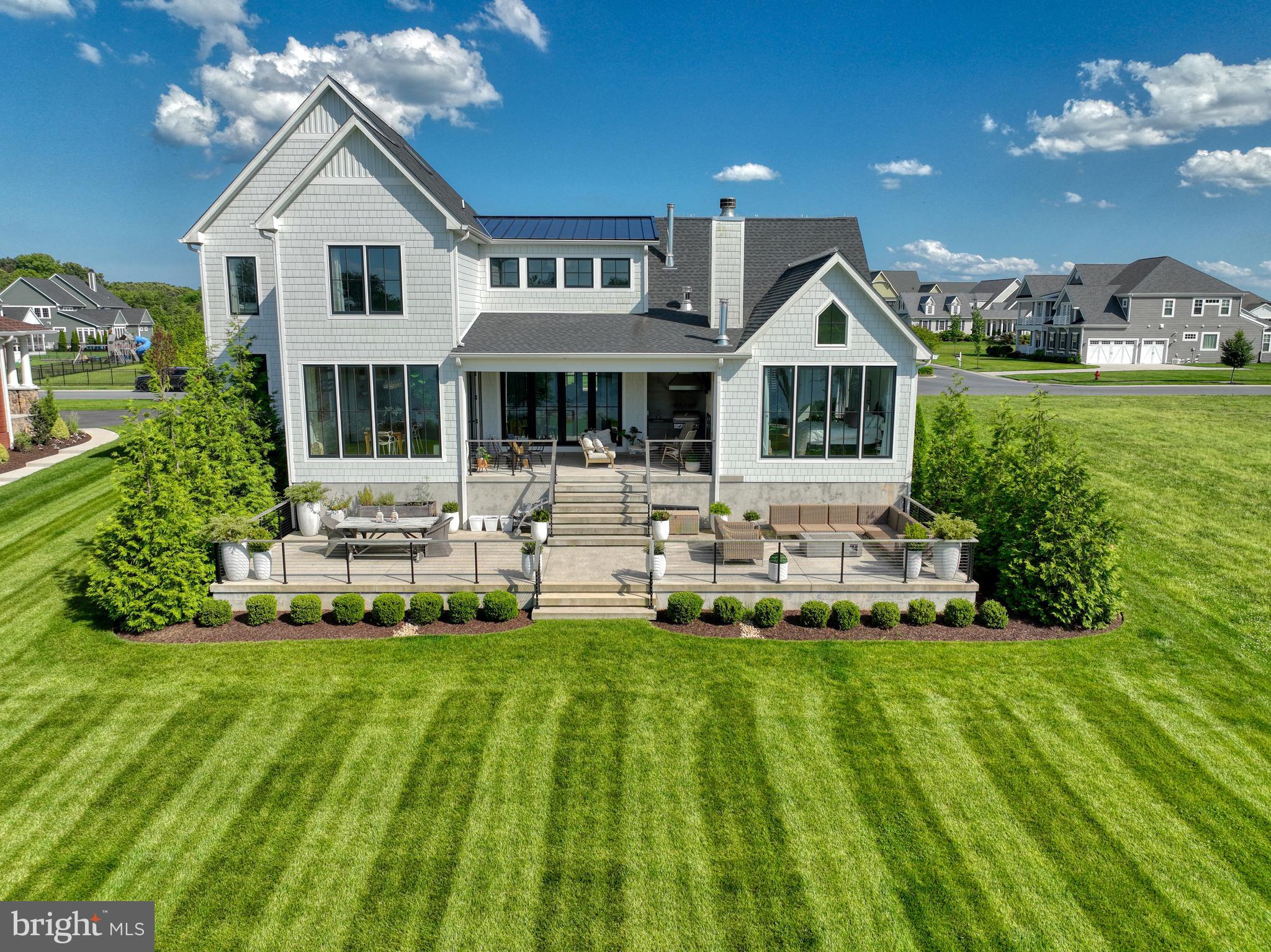 SHOWFIELD - Residential