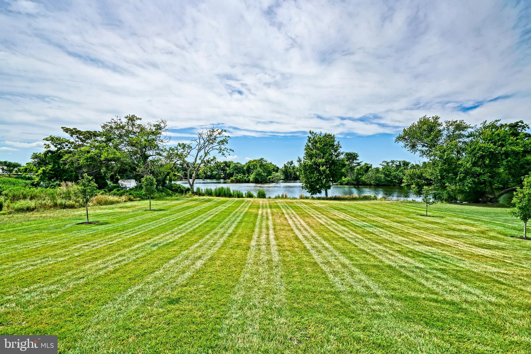 SHOWFIELD - Residential