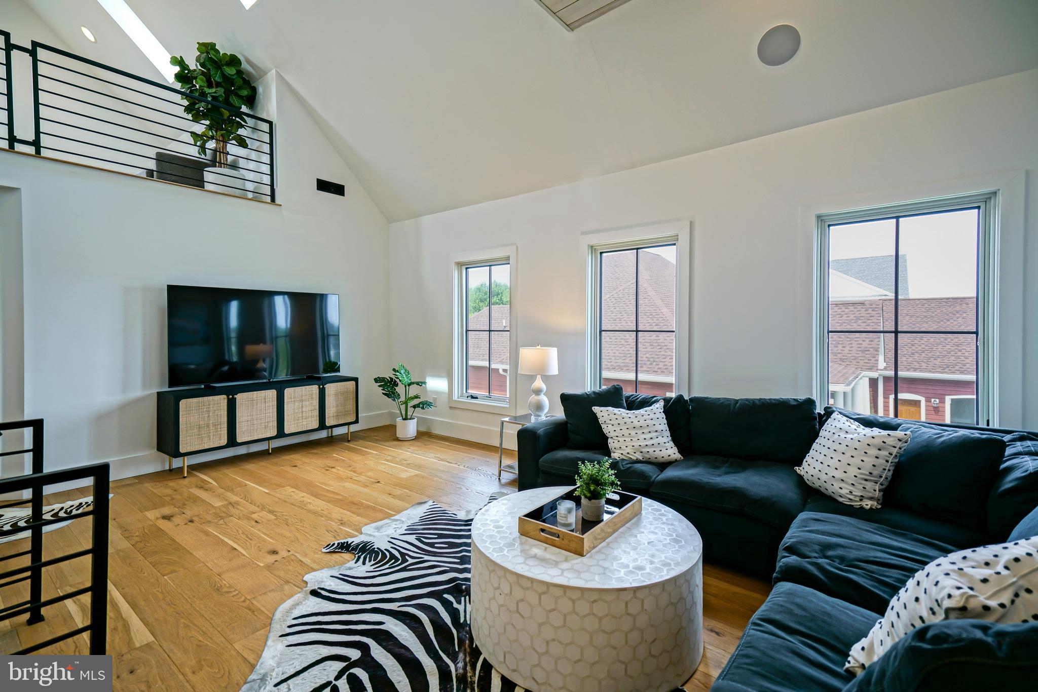 SHOWFIELD - Residential