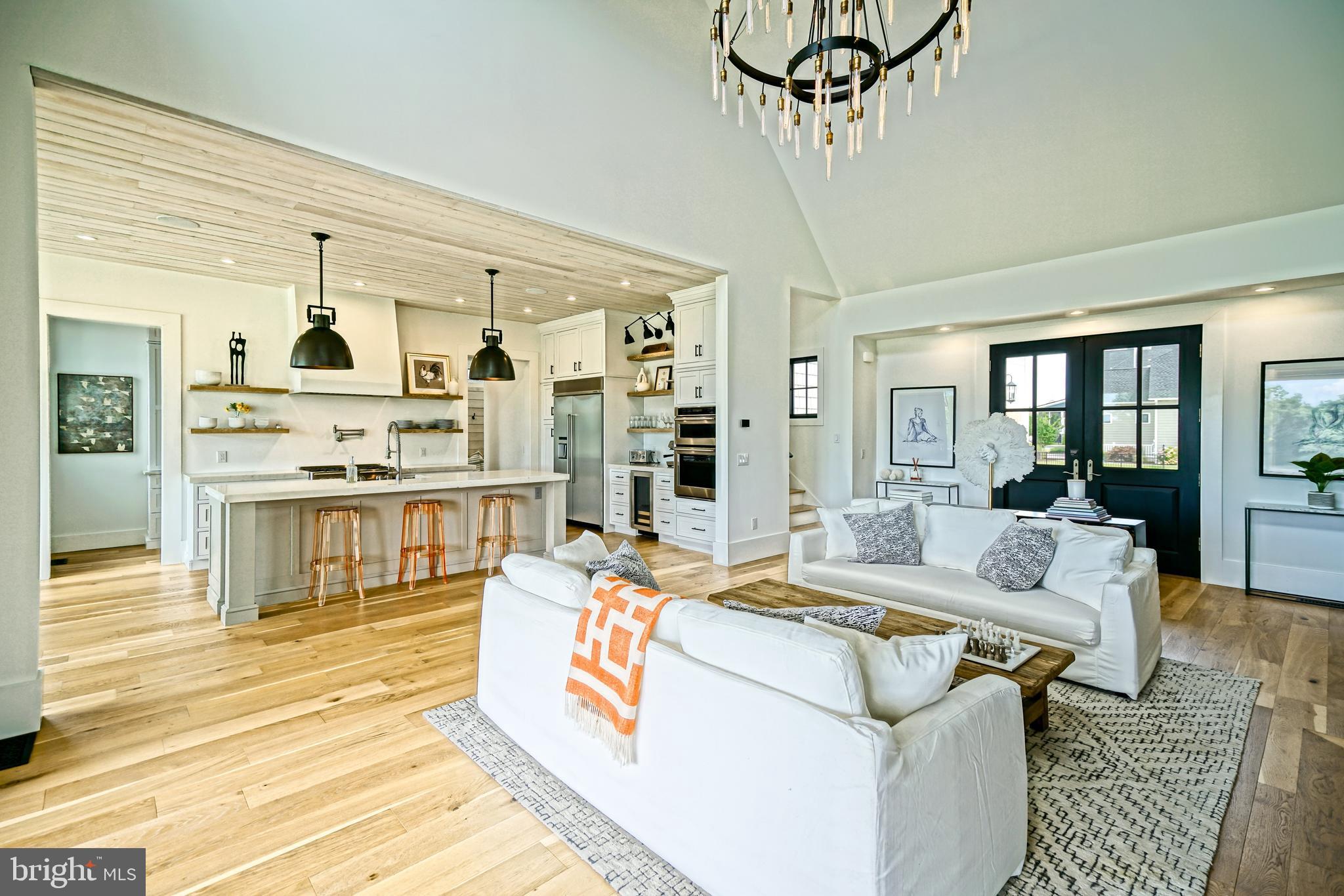 SHOWFIELD - Residential