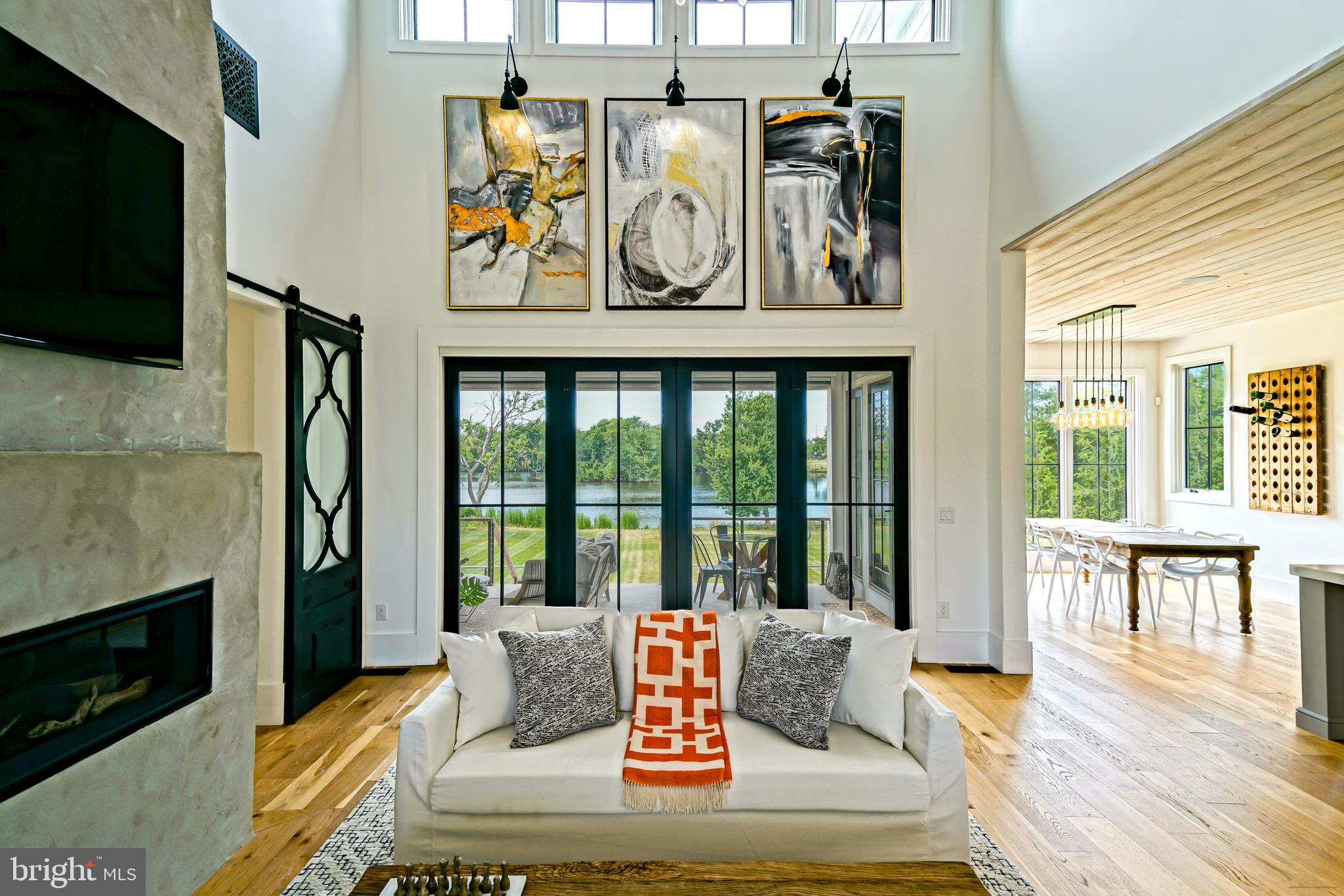 SHOWFIELD - Residential