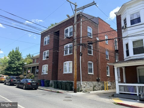 Photo of 426 N Locust Street, HAGERSTOWN, MD 21740 (MLS # MDWA2040114)