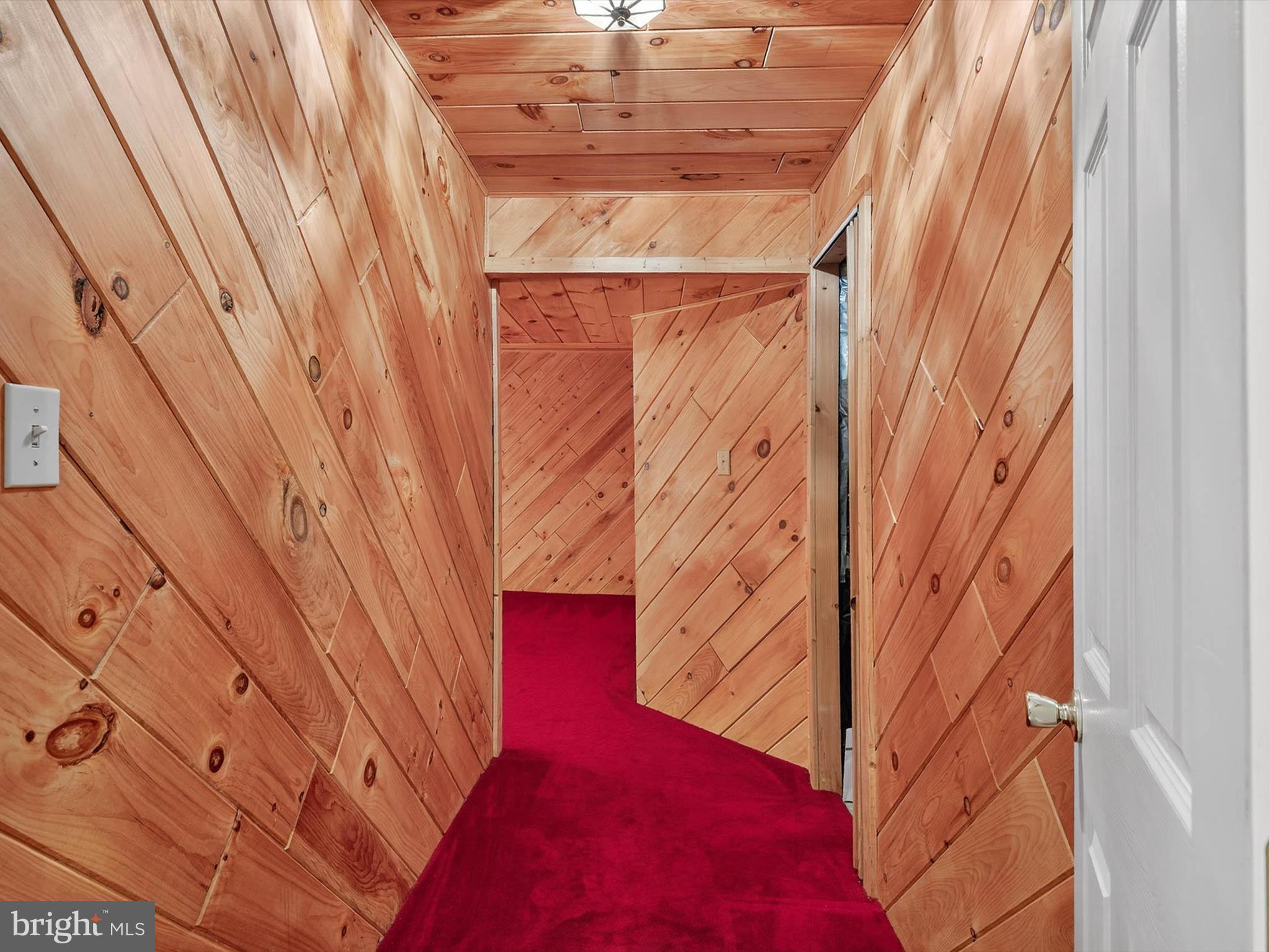 427 CROSSWINDS DRIVE