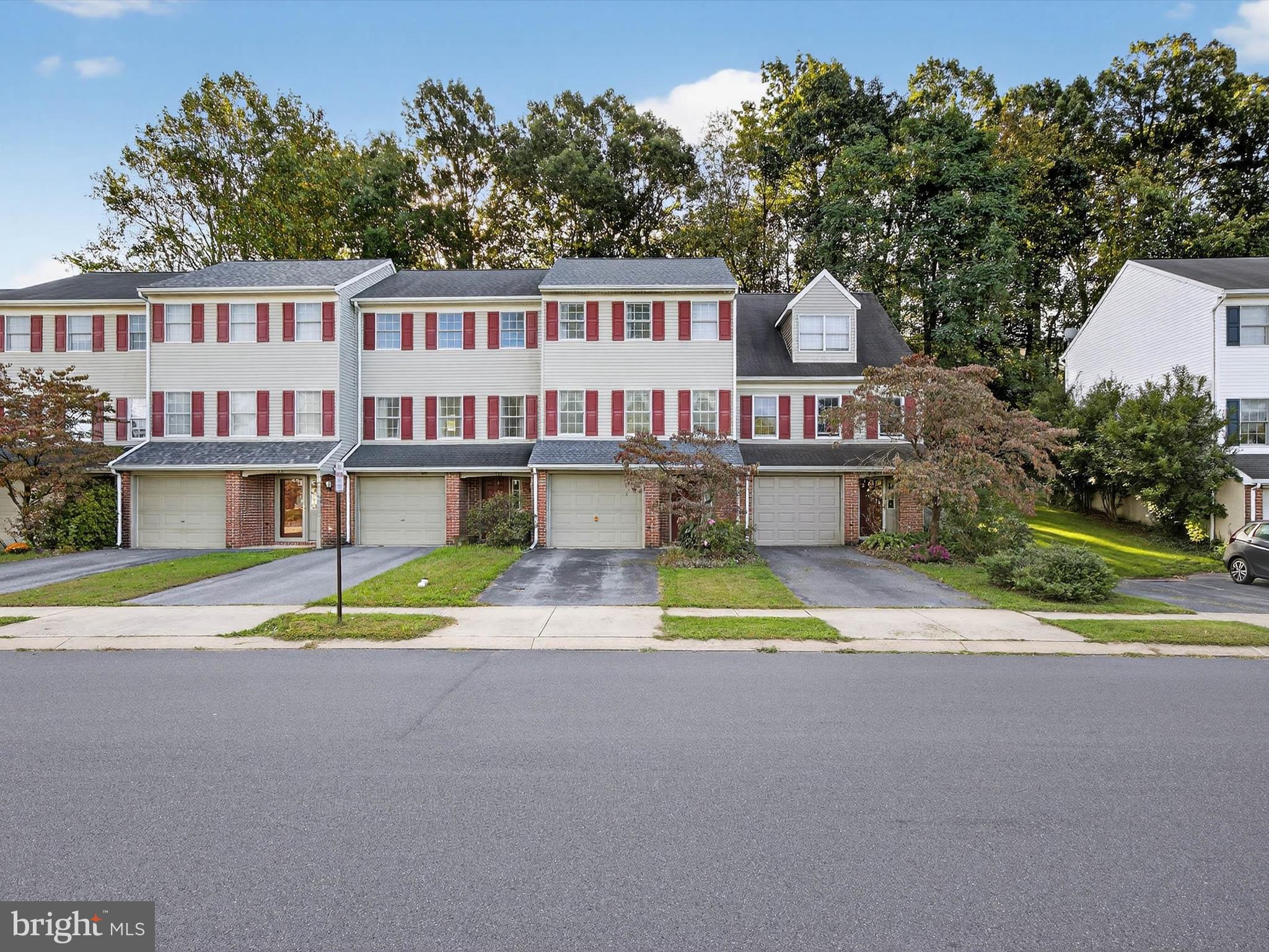 427 CROSSWINDS DRIVE