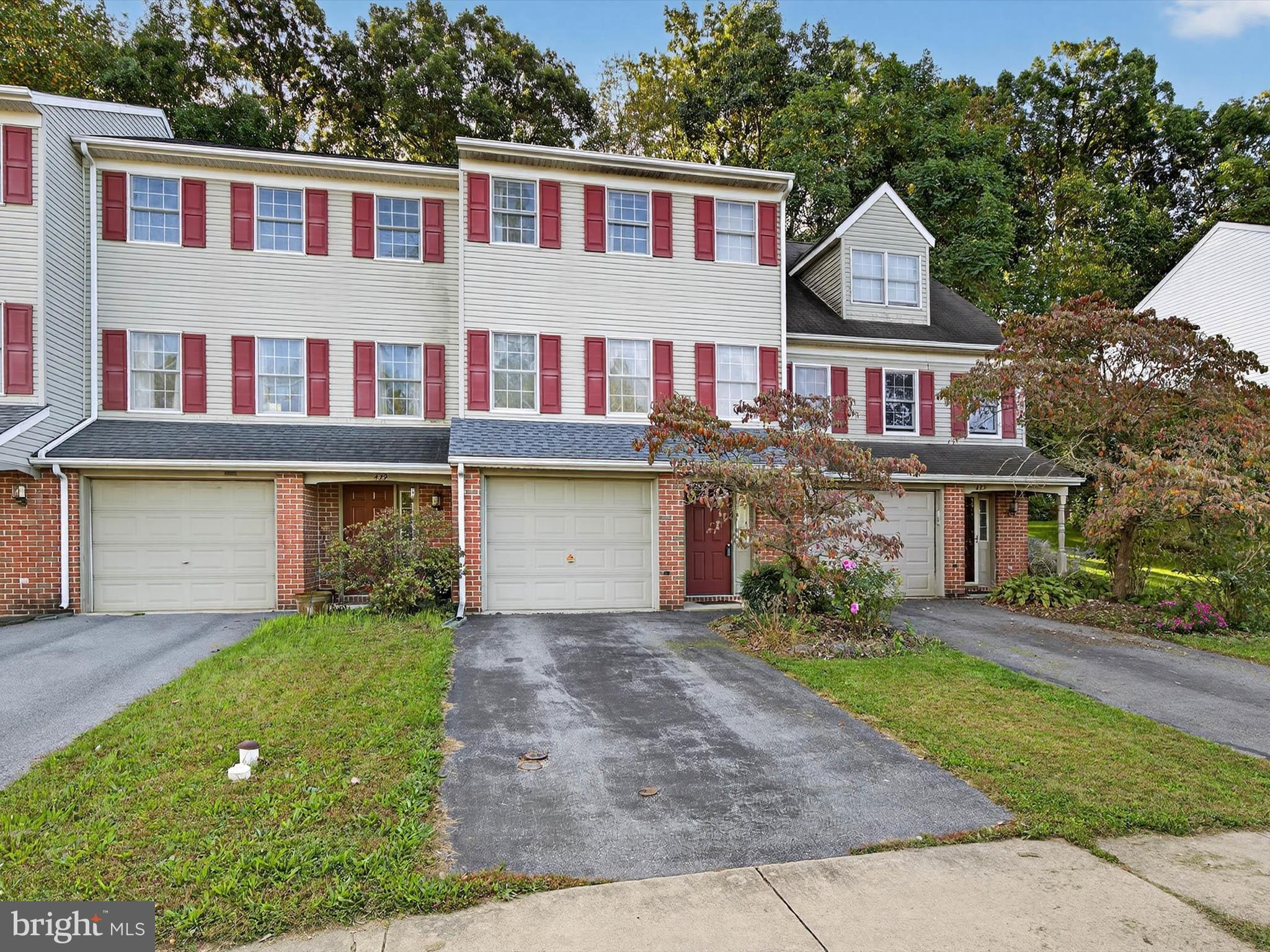 427 CROSSWINDS DRIVE