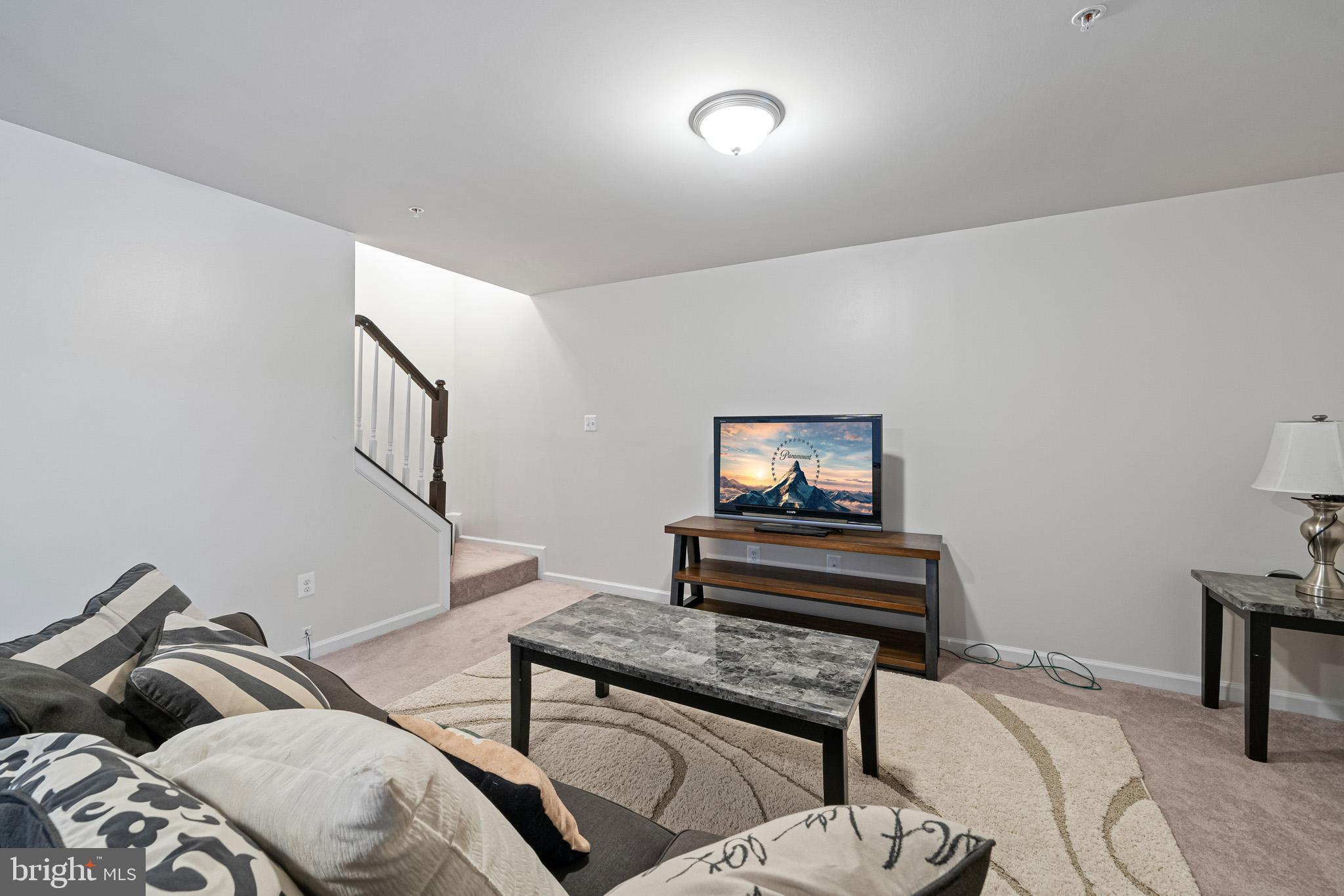 WINDSOR MANOR - Residential