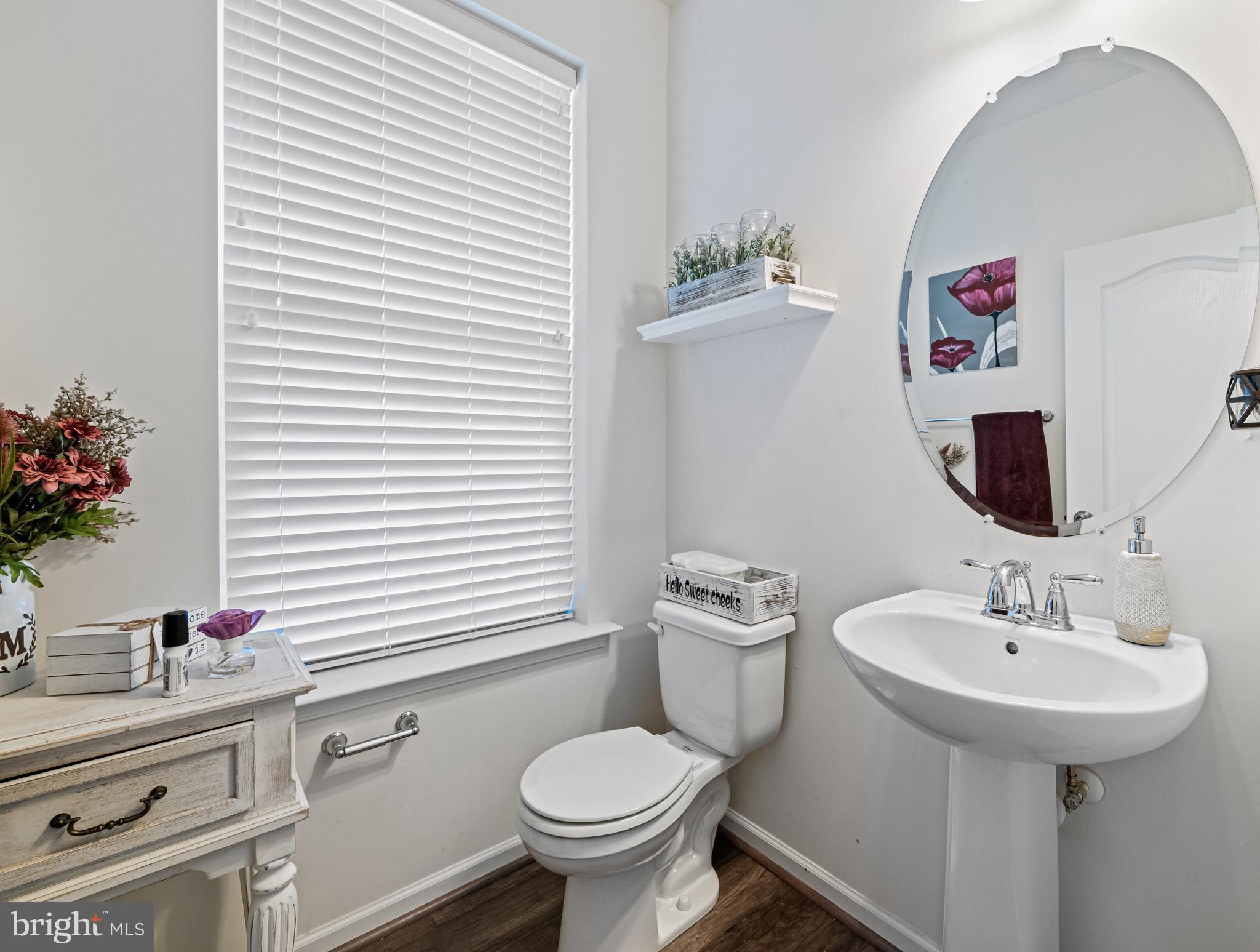 WINDSOR MANOR - Residential