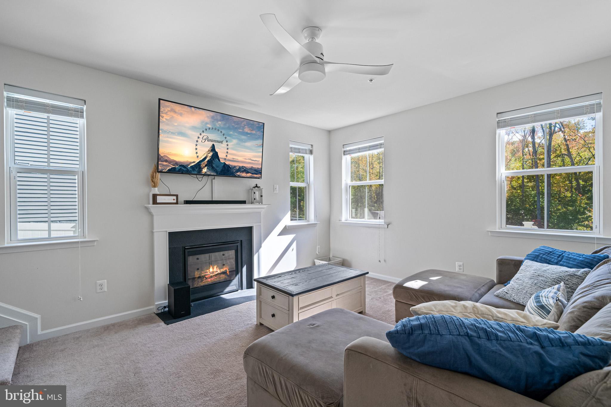 WINDSOR MANOR - Residential