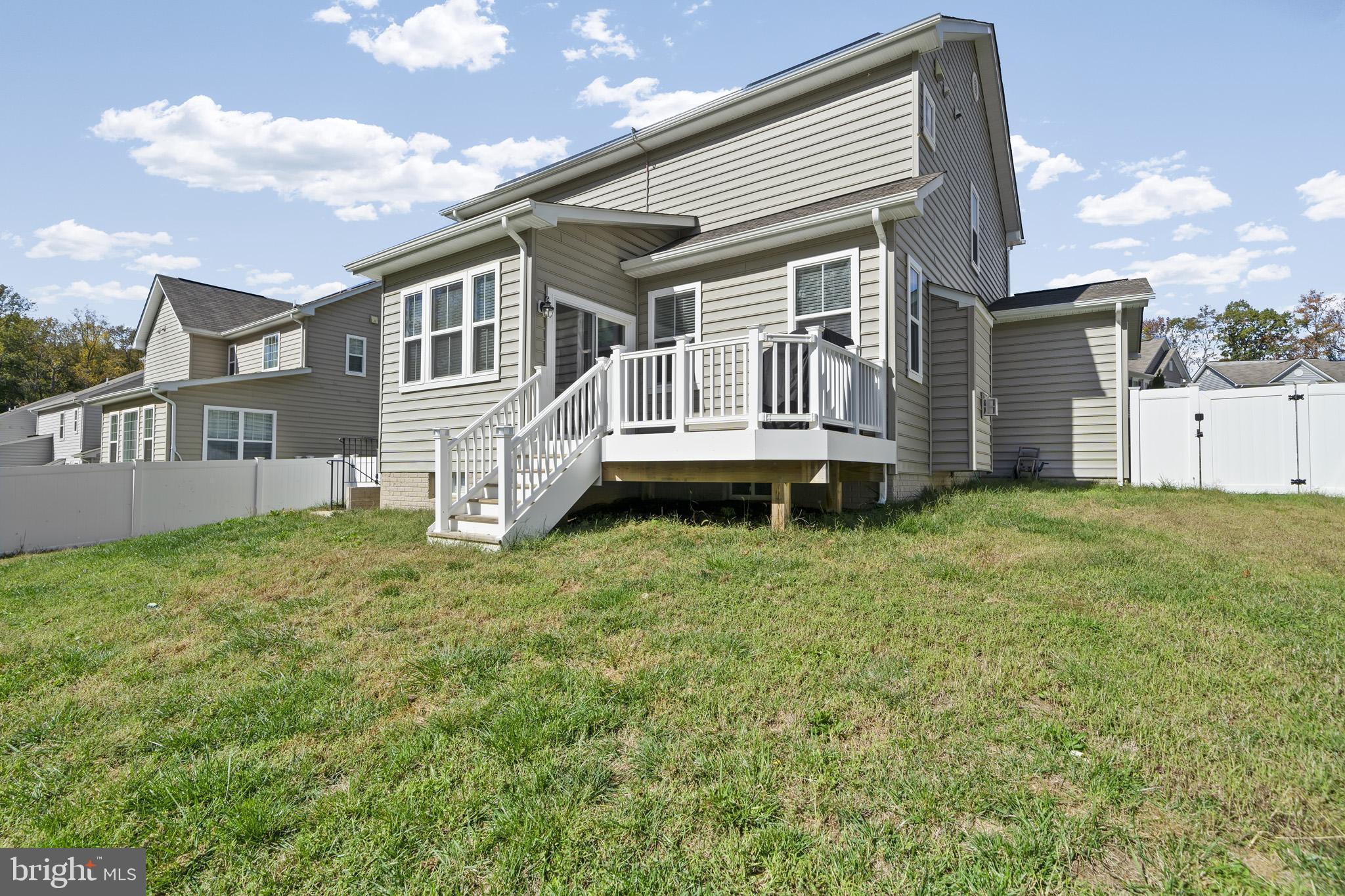 WINDSOR MANOR - Residential