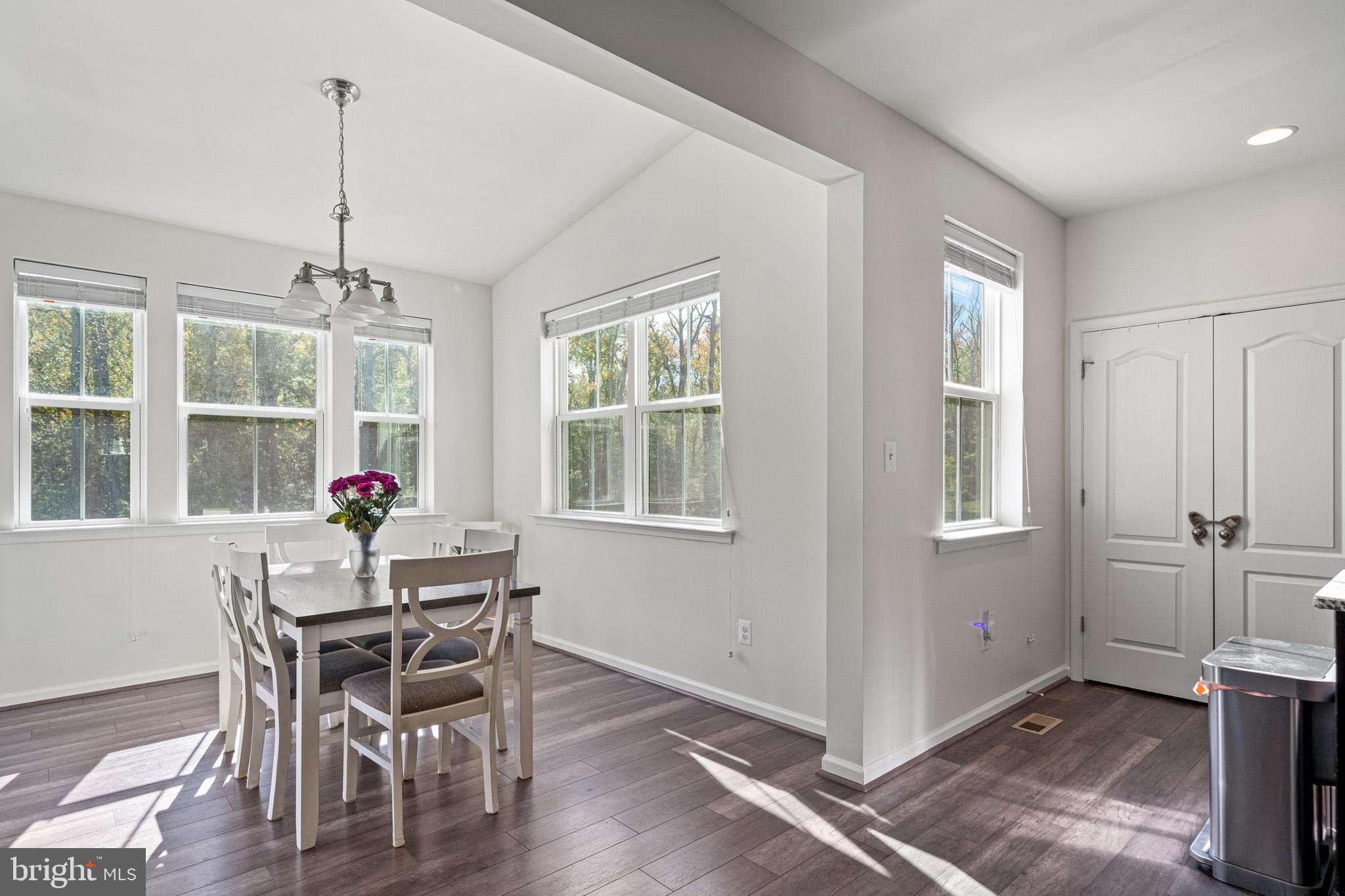 WINDSOR MANOR - Residential