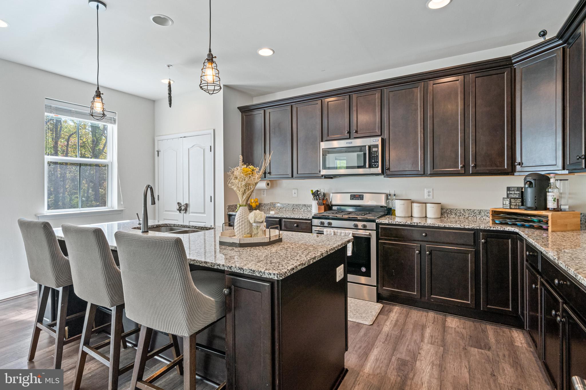 WINDSOR MANOR - Residential