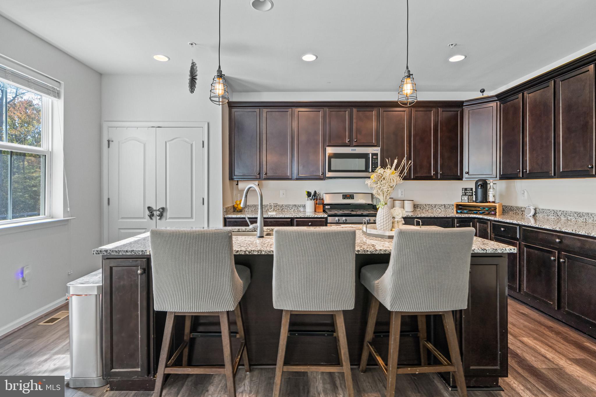 WINDSOR MANOR - Residential