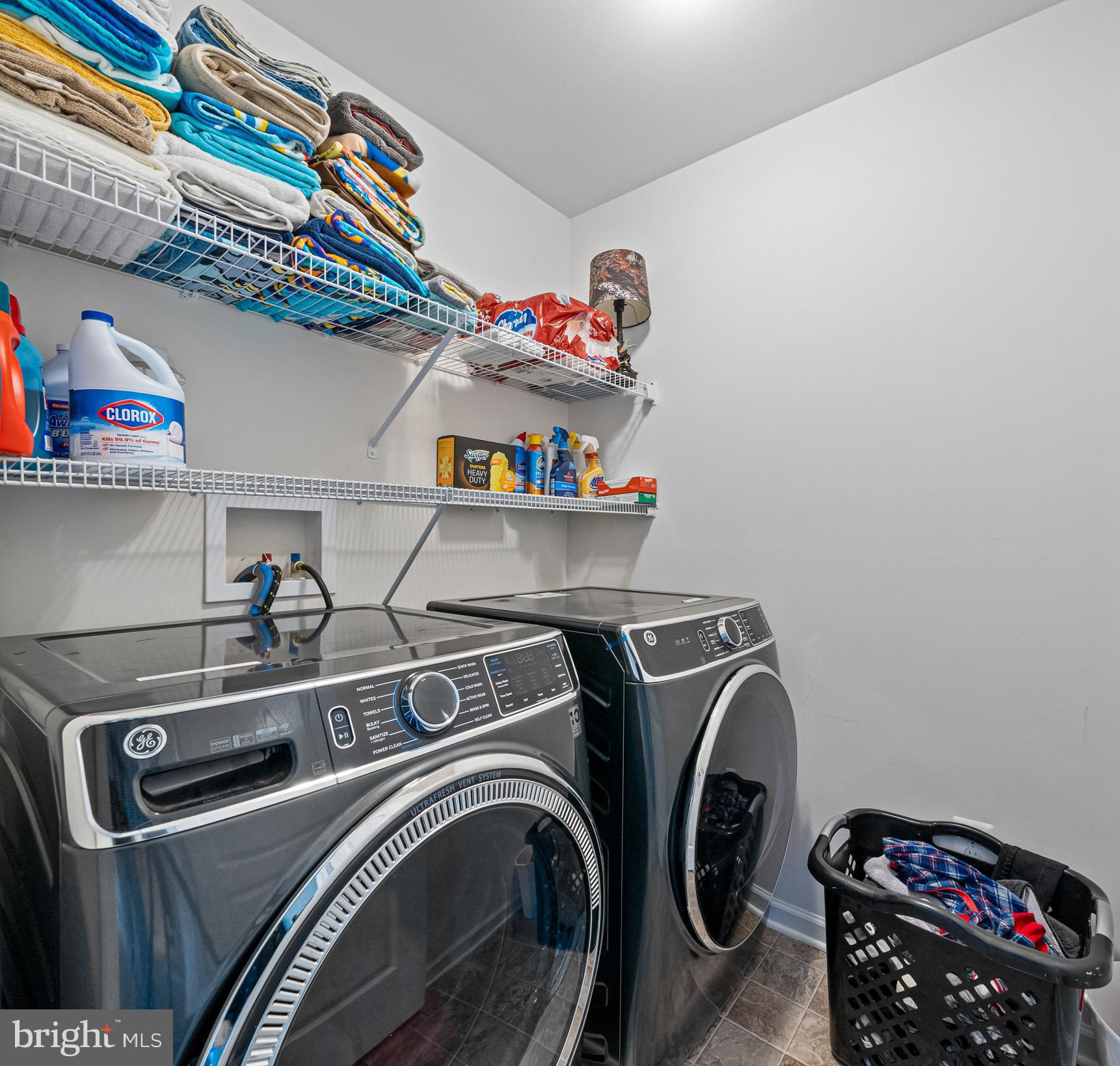 WINDSOR MANOR - Residential