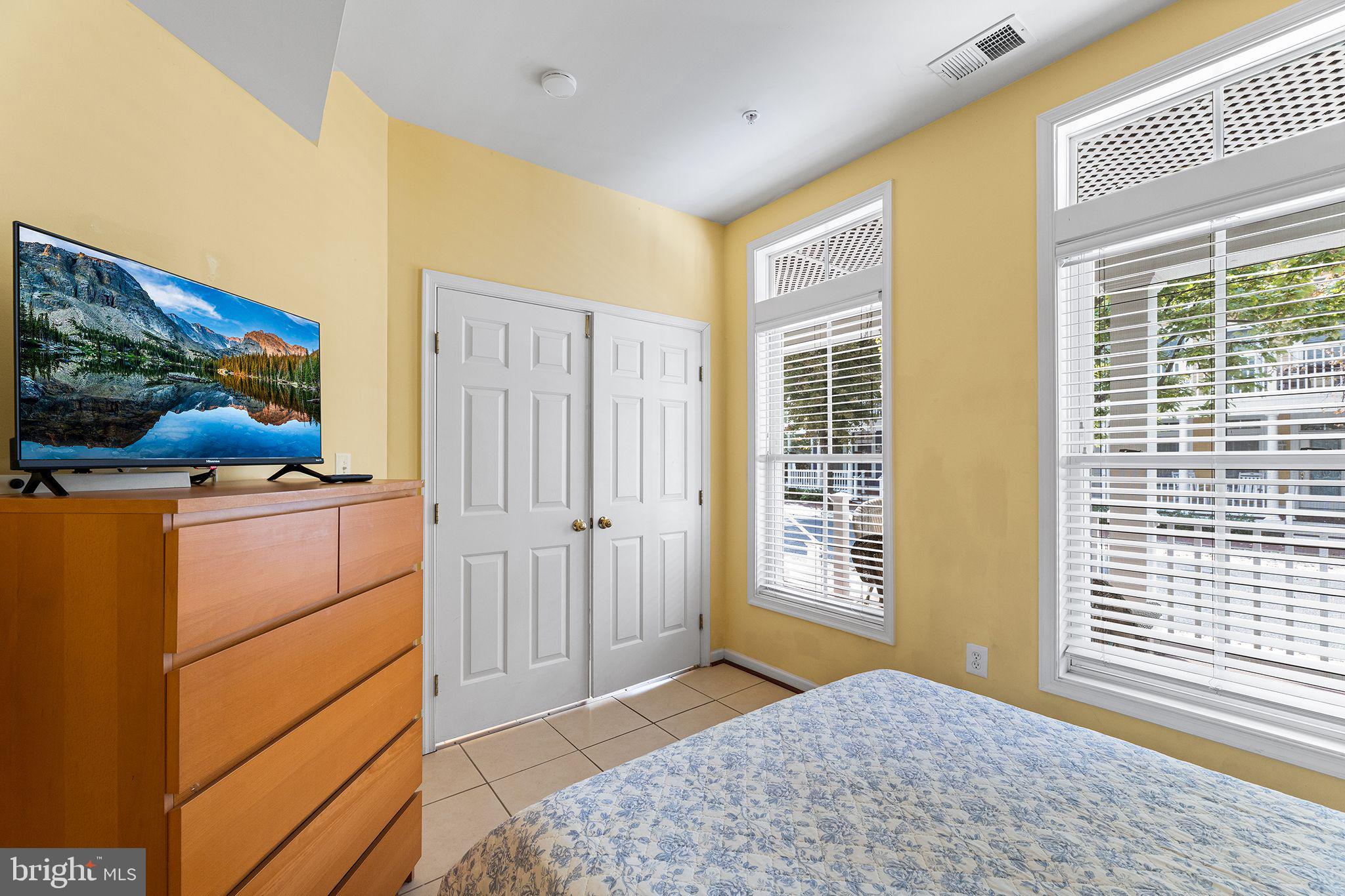 SUNSET ISLAND - Residential