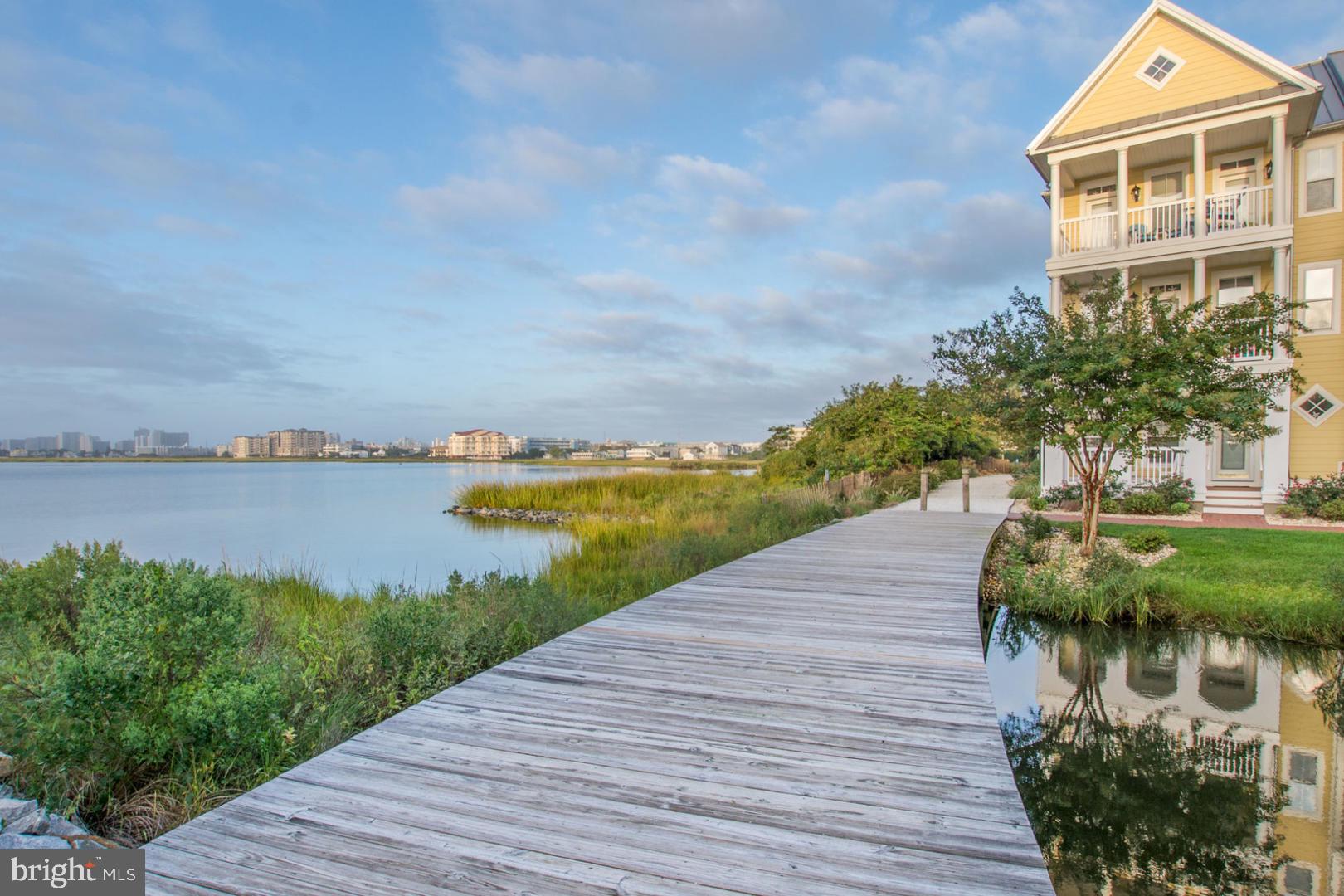 SUNSET ISLAND - Residential