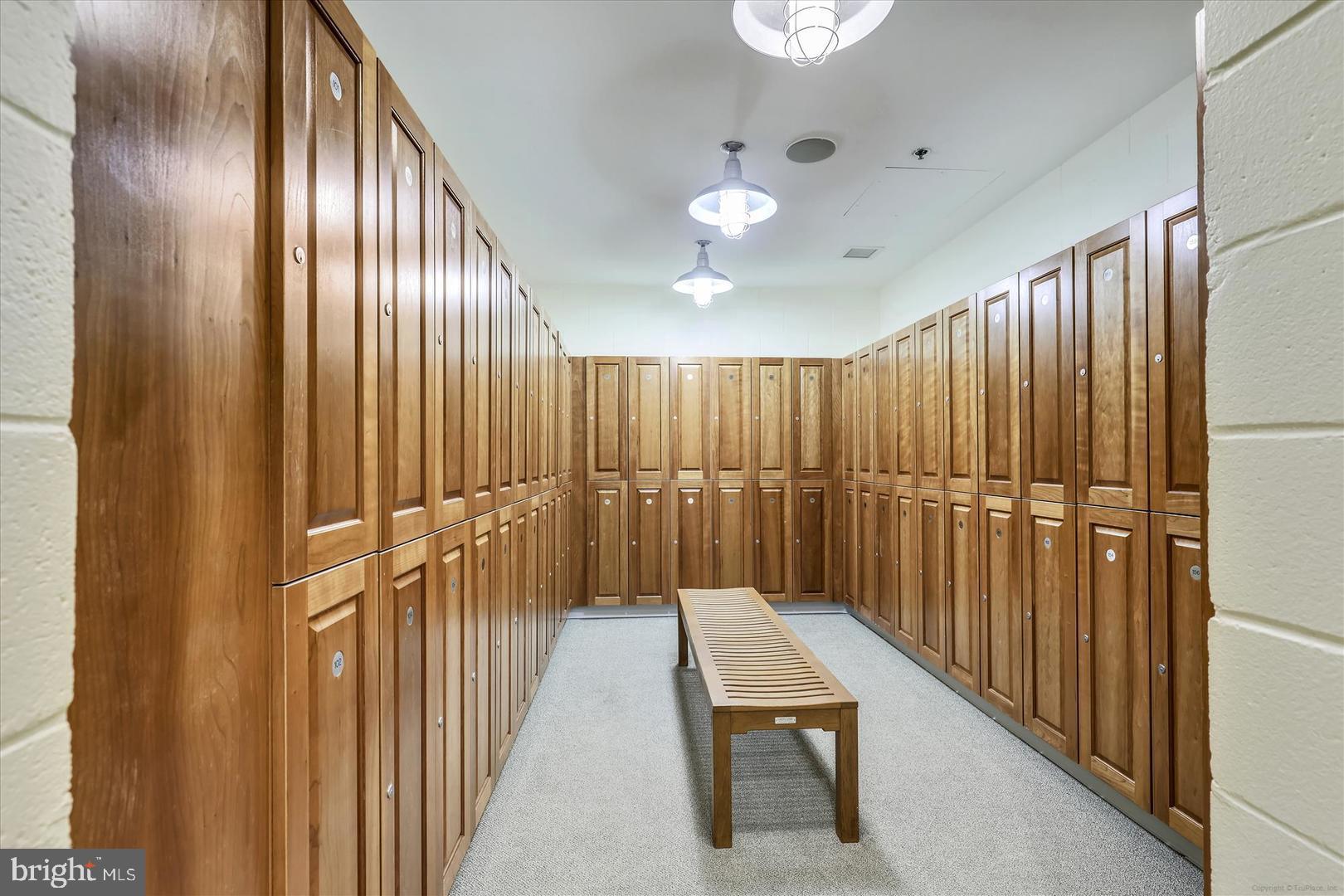 SUNSET ISLAND - Residential