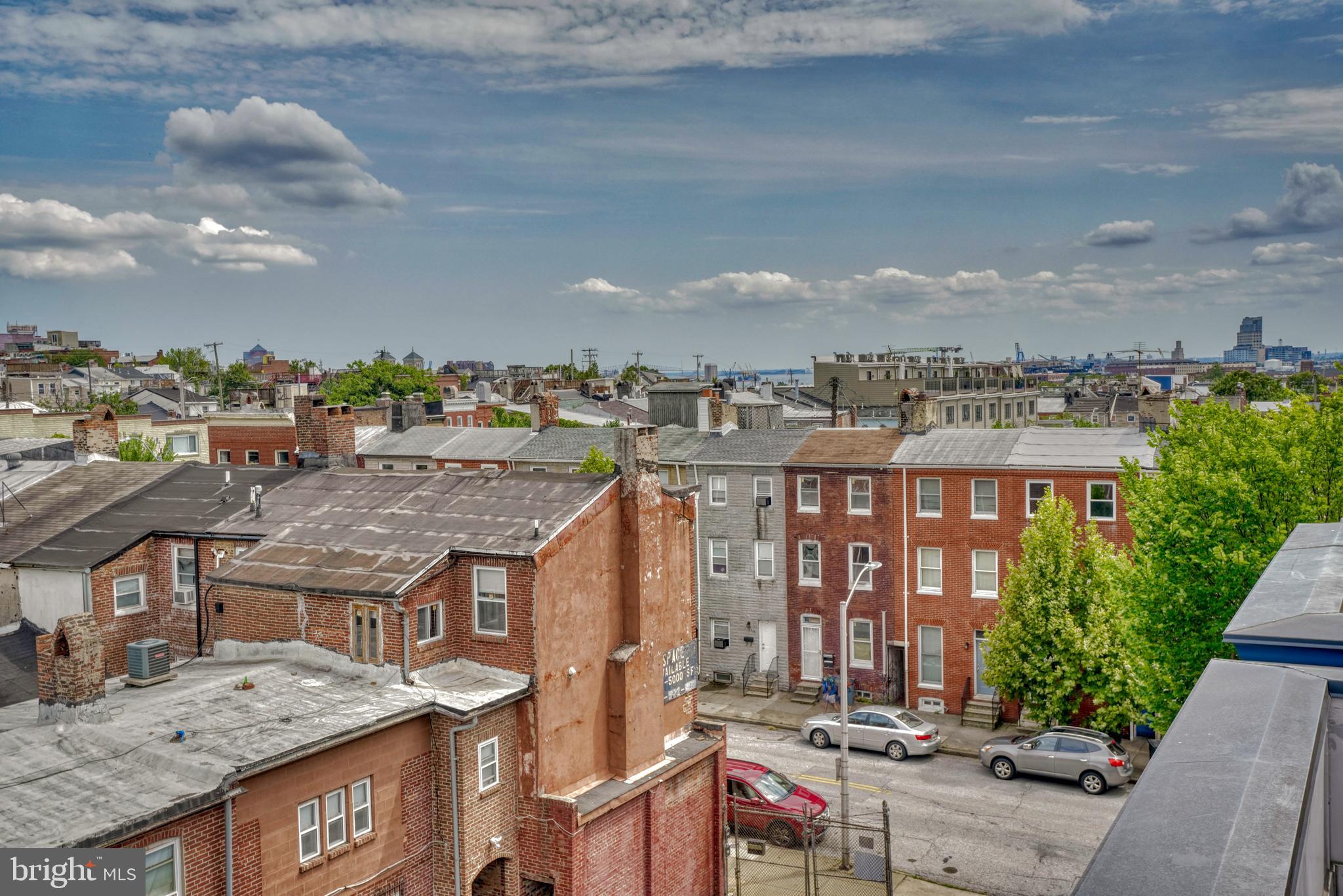 LOMBARD COURT - Residential