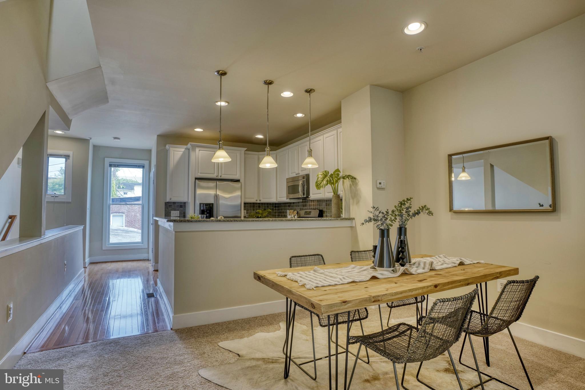 LOMBARD COURT - Residential