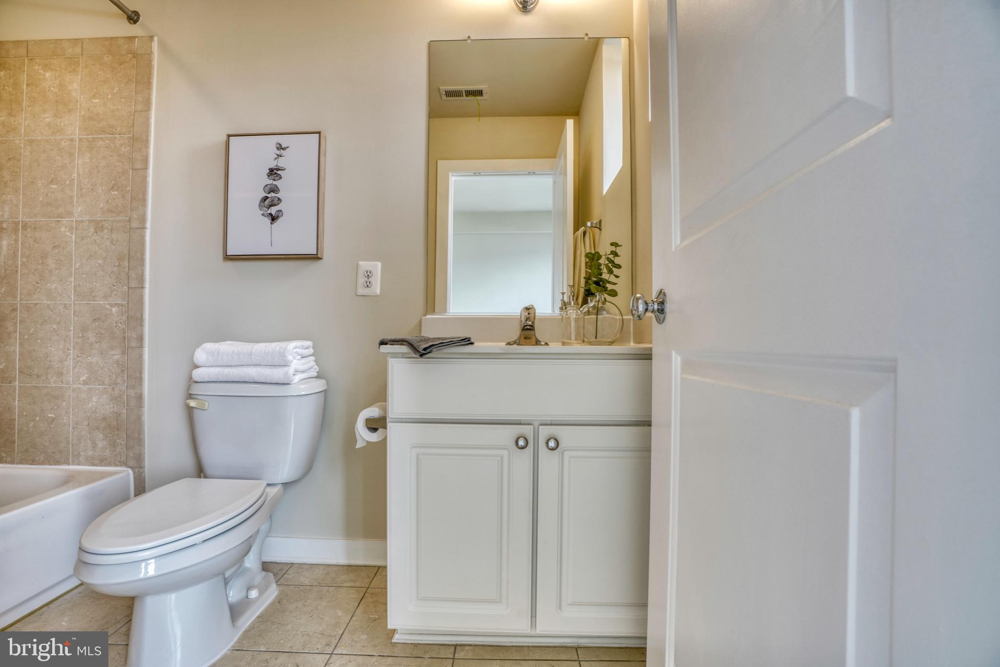 LOMBARD COURT - Residential