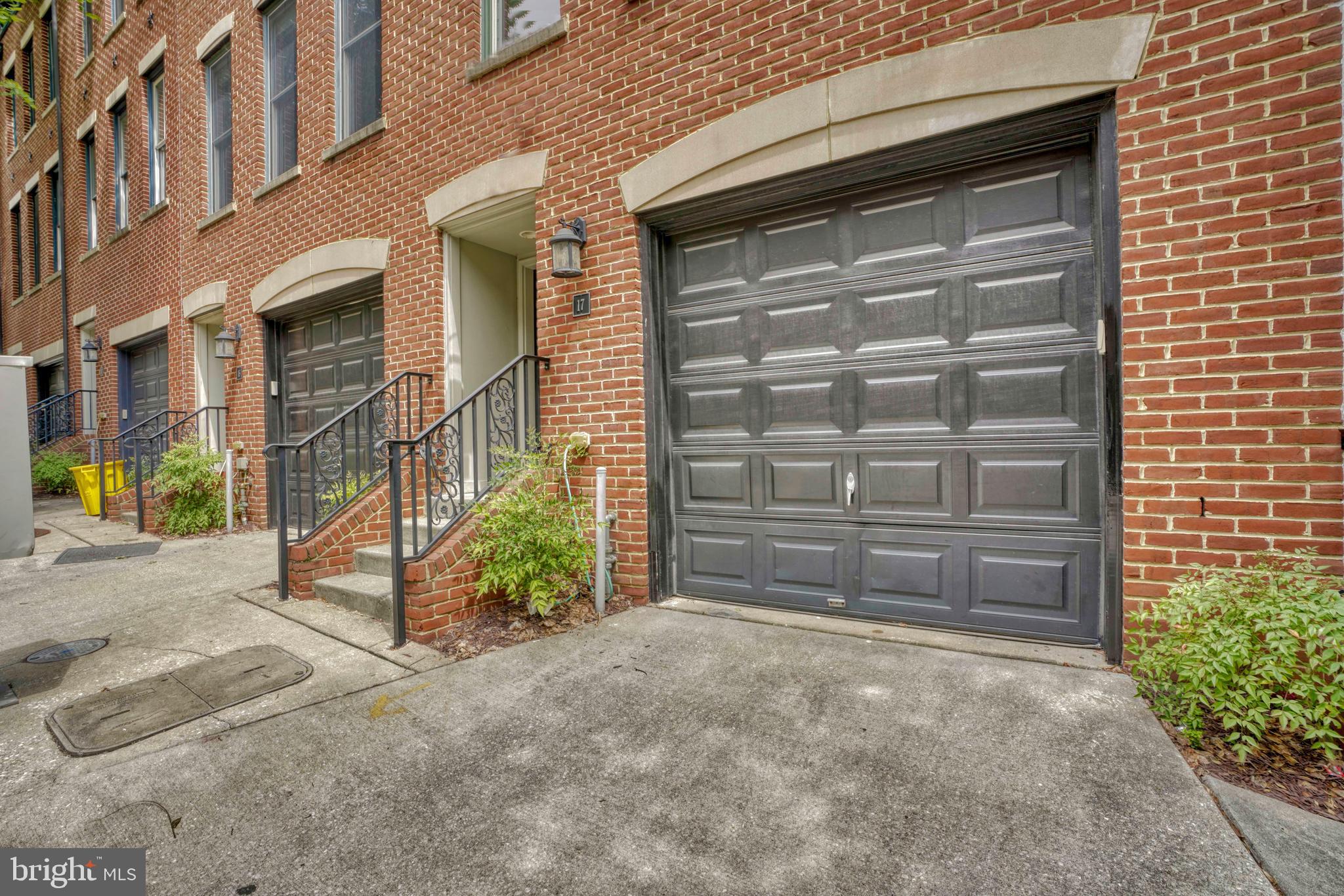 LOMBARD COURT - Residential