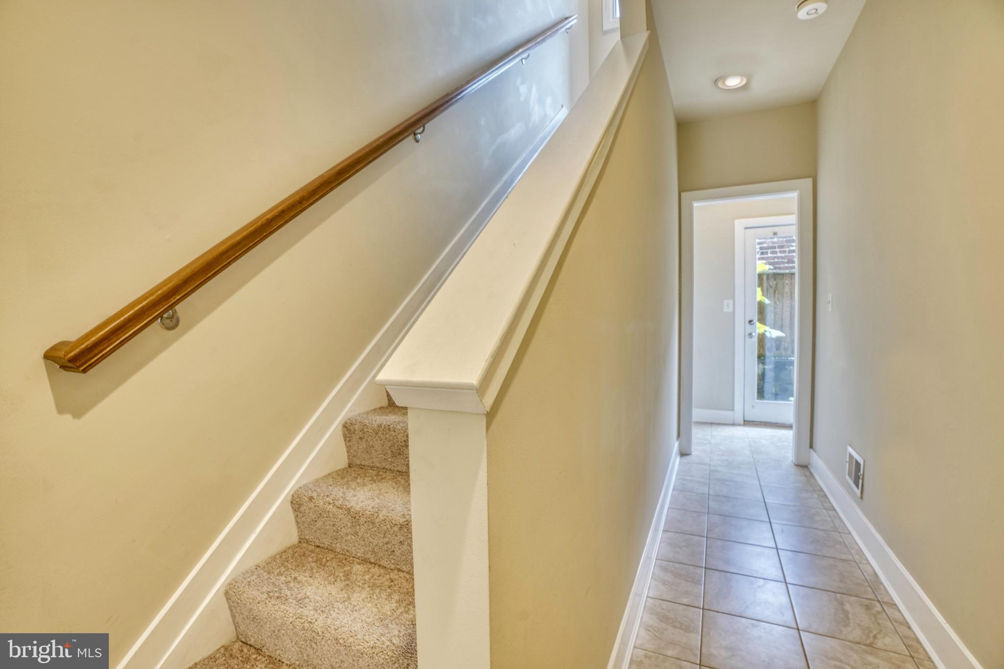 LOMBARD COURT - Residential