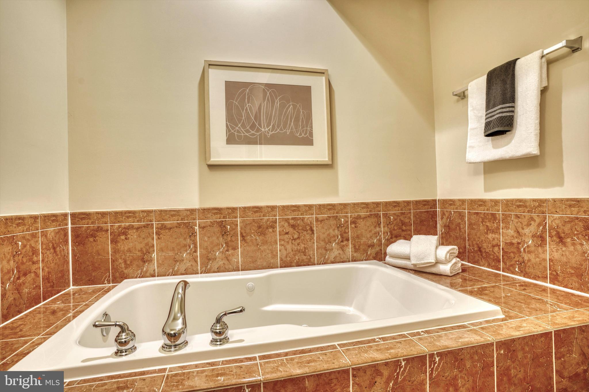 LOMBARD COURT - Residential