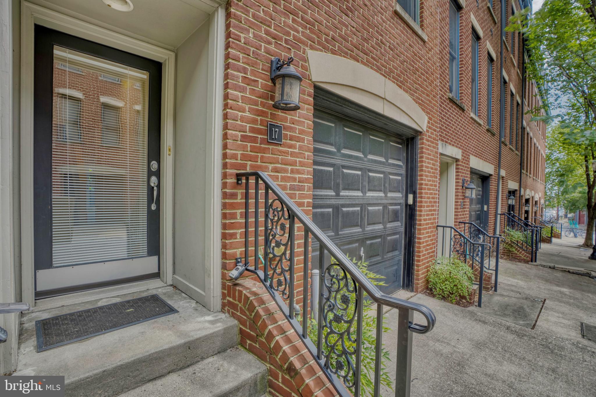 LOMBARD COURT - Residential