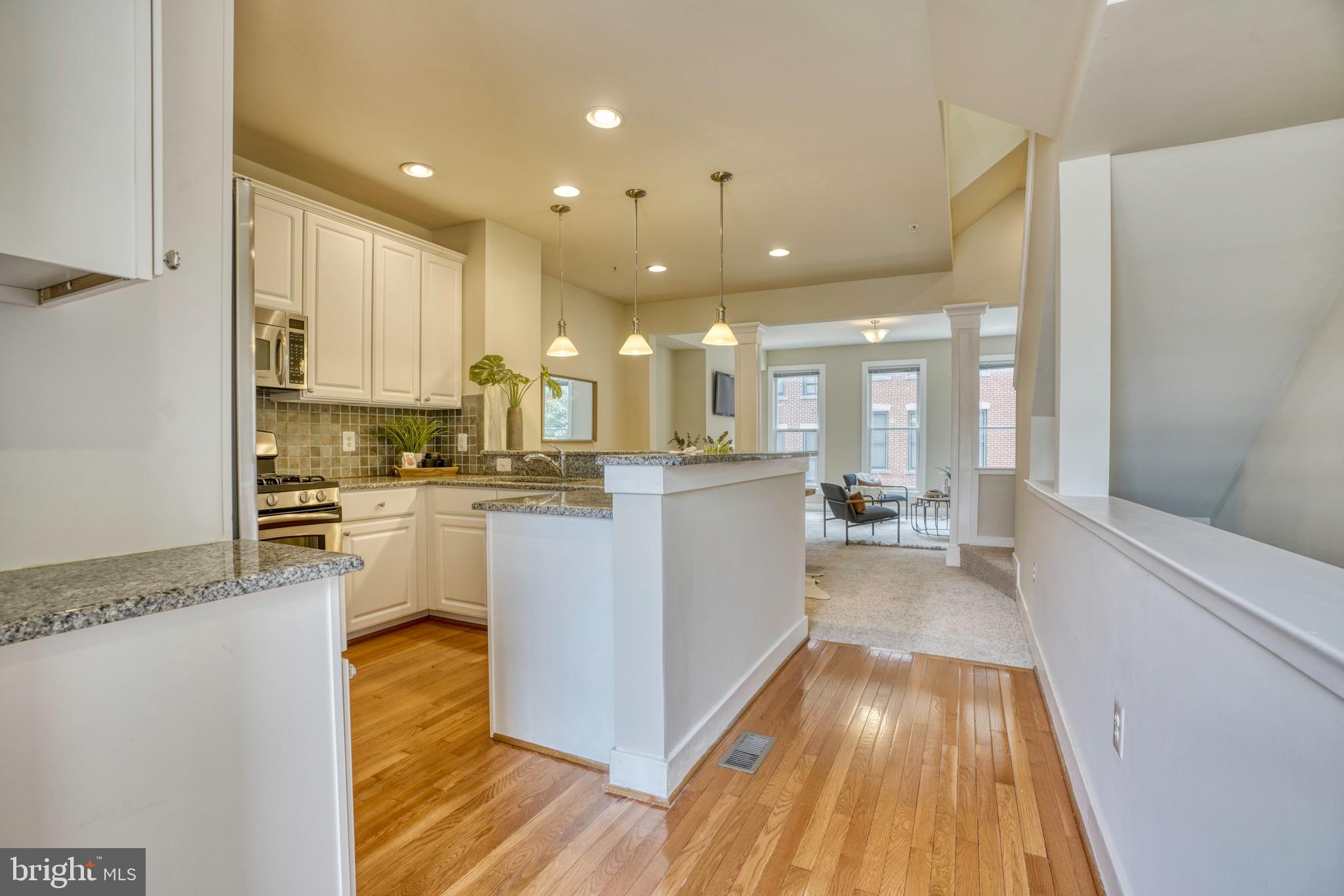 LOMBARD COURT - Residential