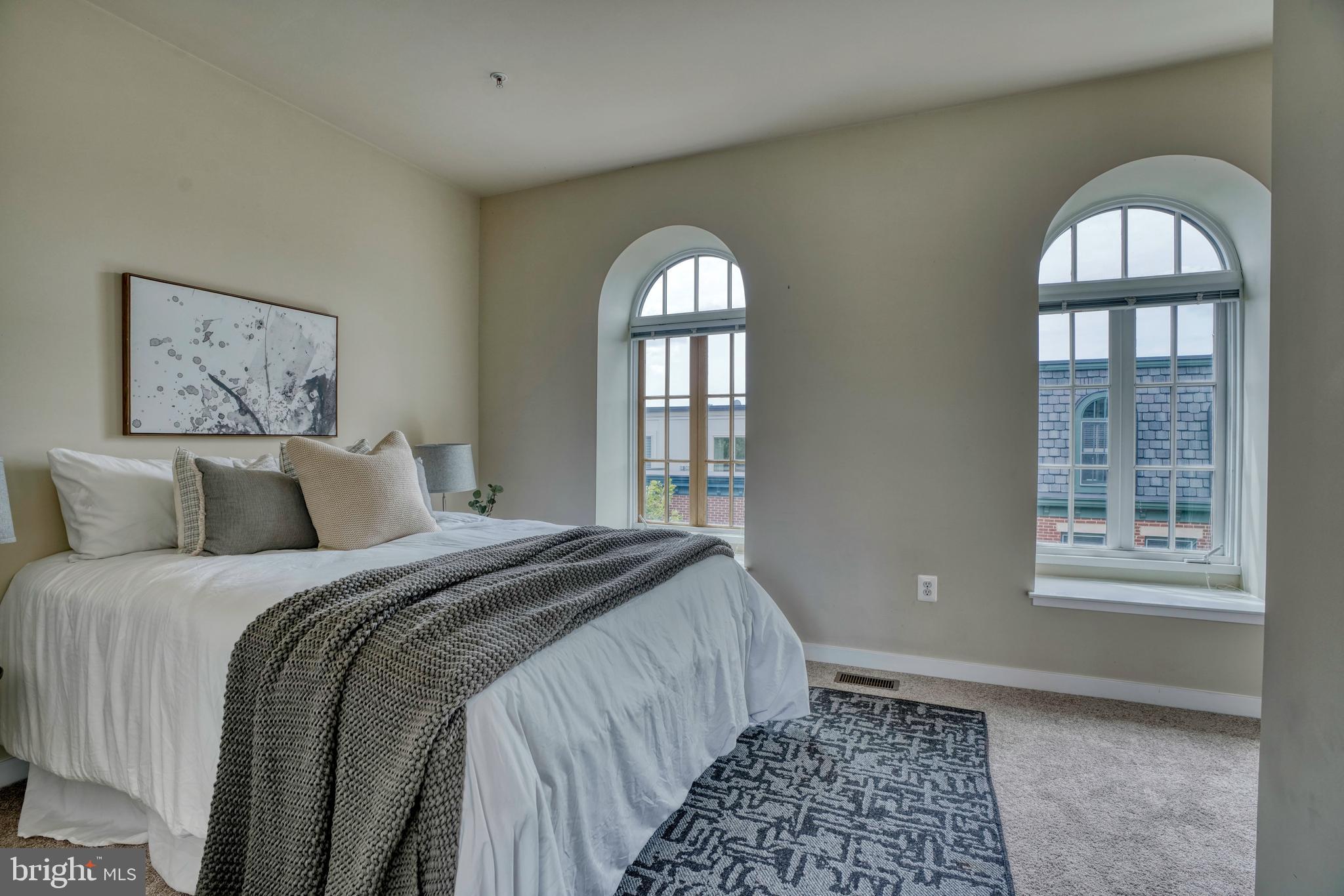 LOMBARD COURT - Residential