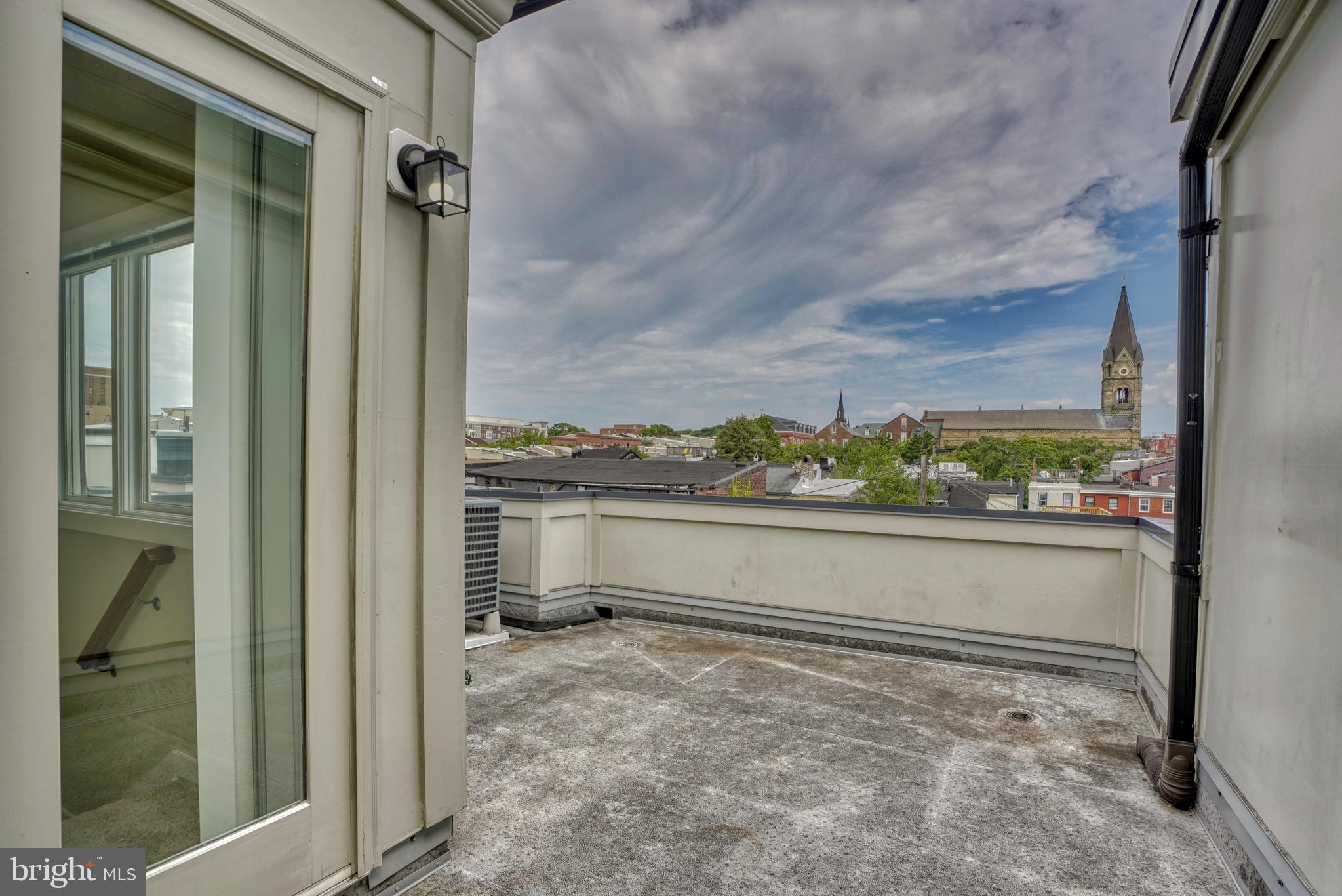 LOMBARD COURT - Residential