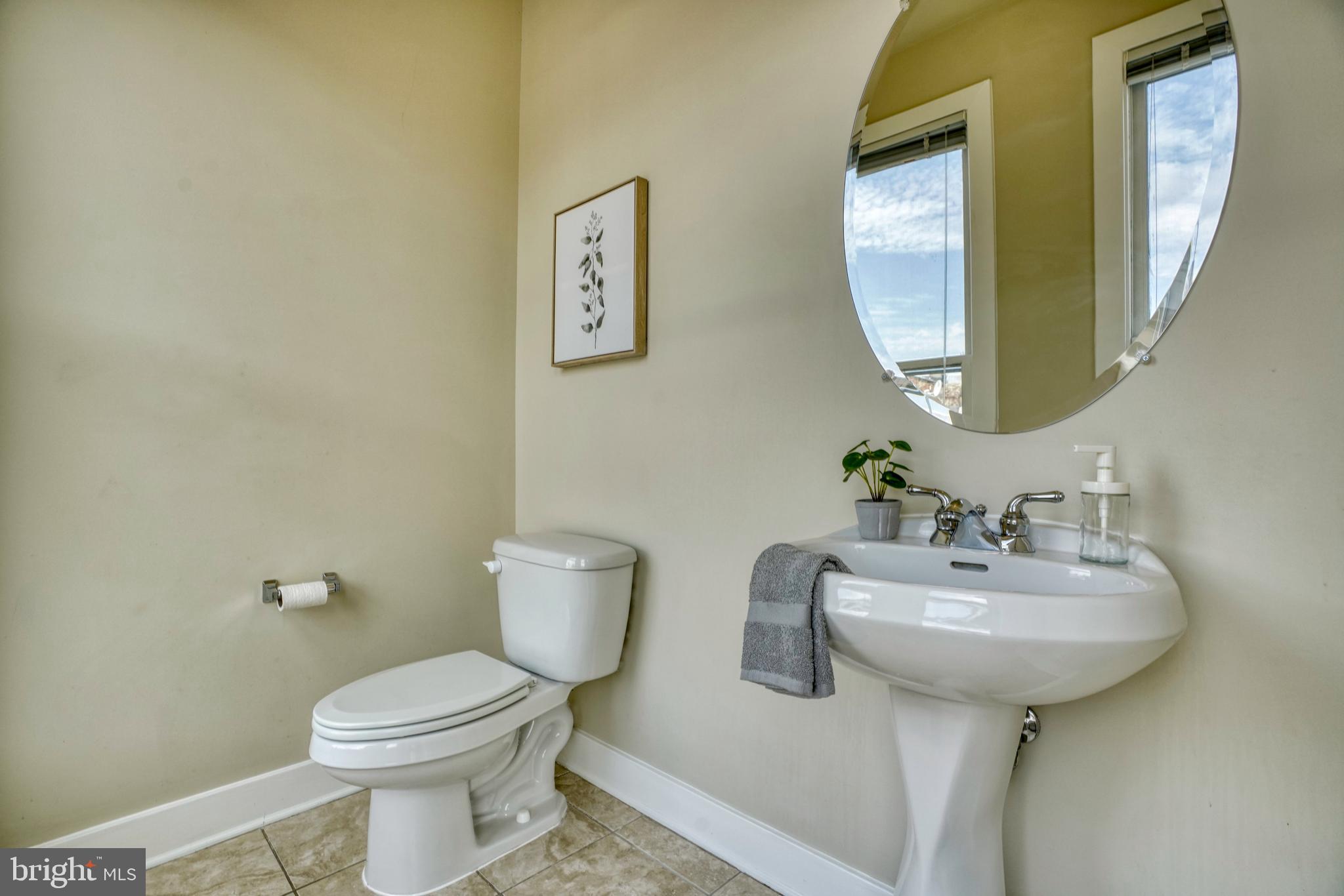 LOMBARD COURT - Residential