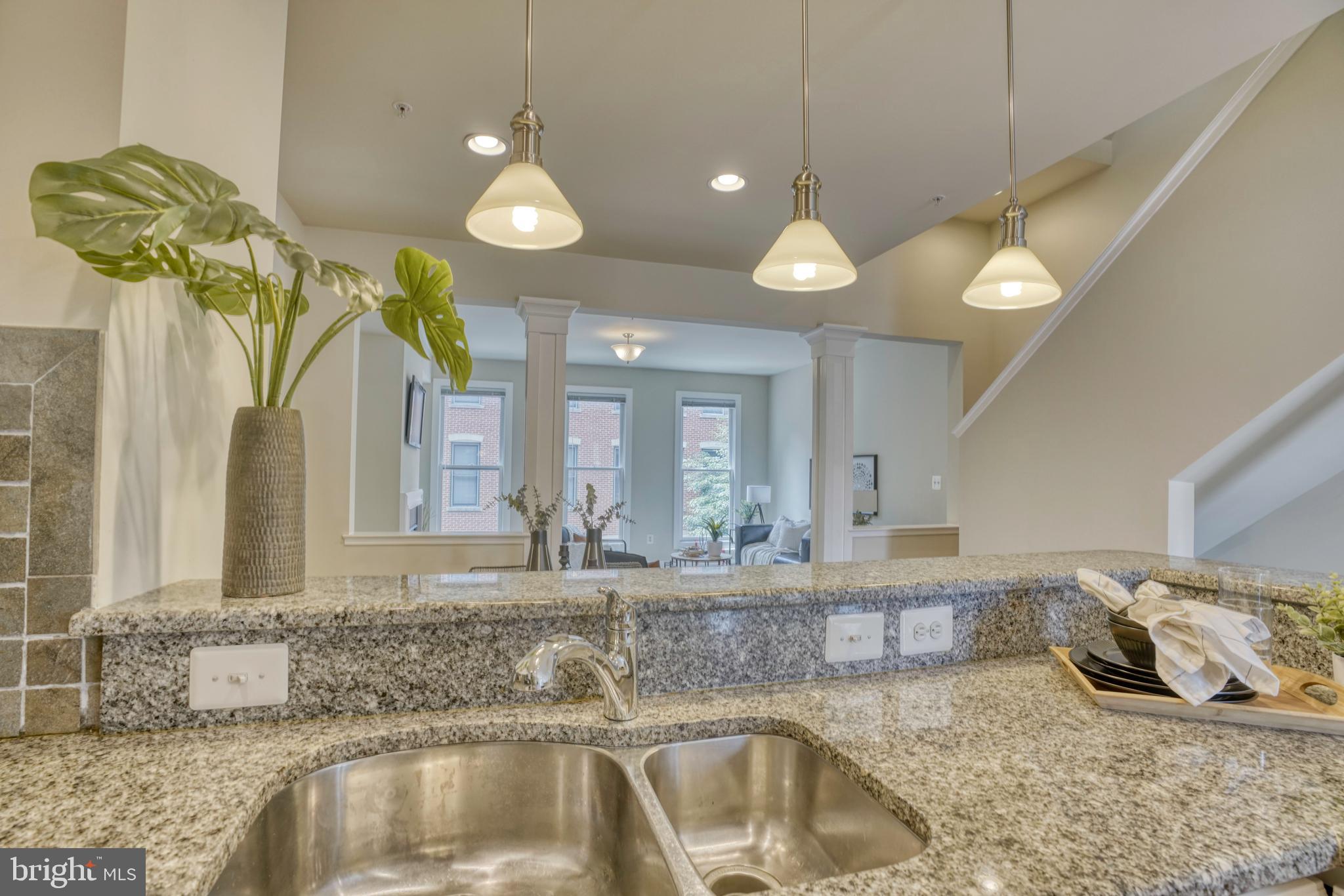 LOMBARD COURT - Residential