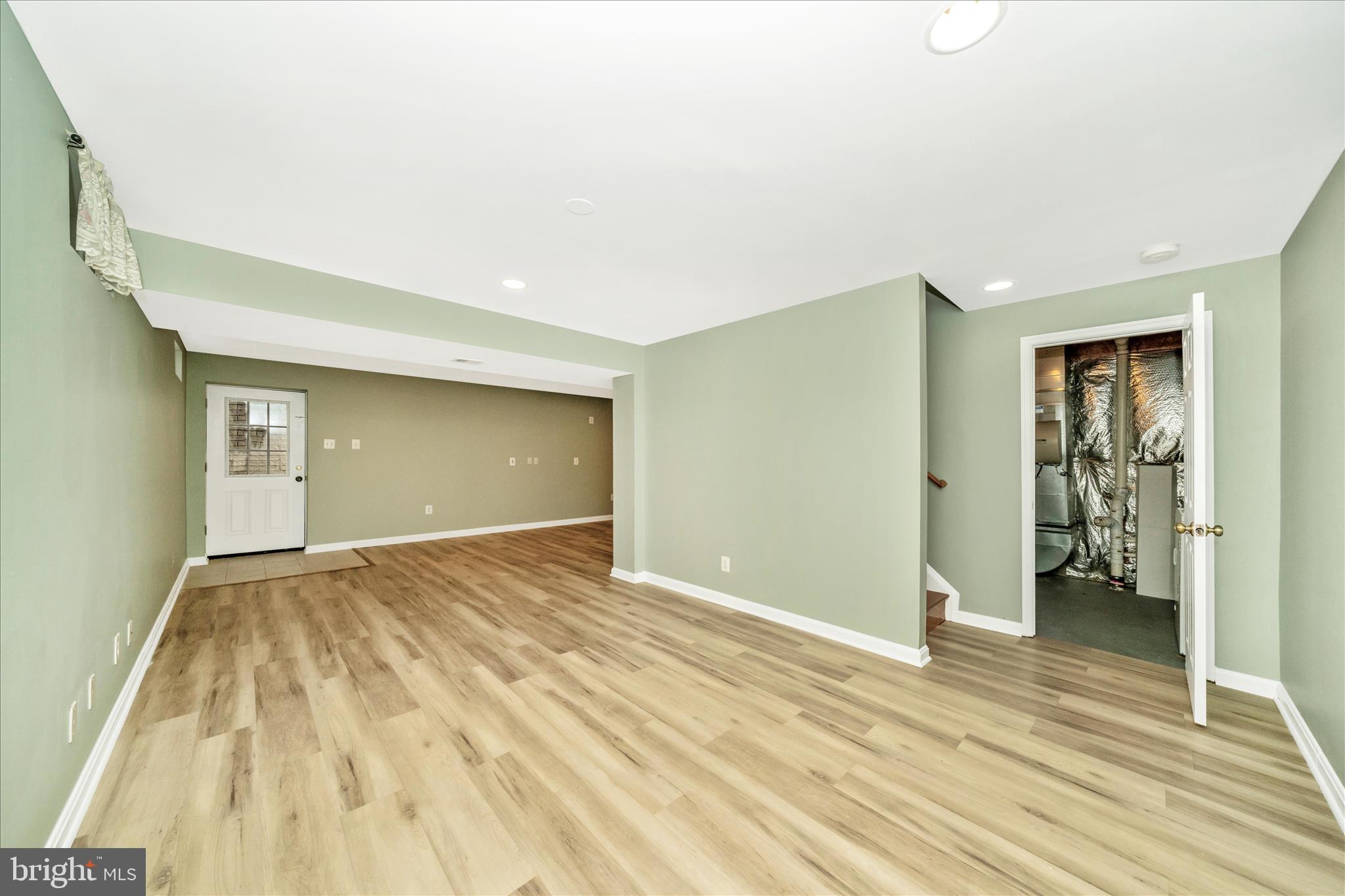 SENECA PARK NORTH - Residential Lease