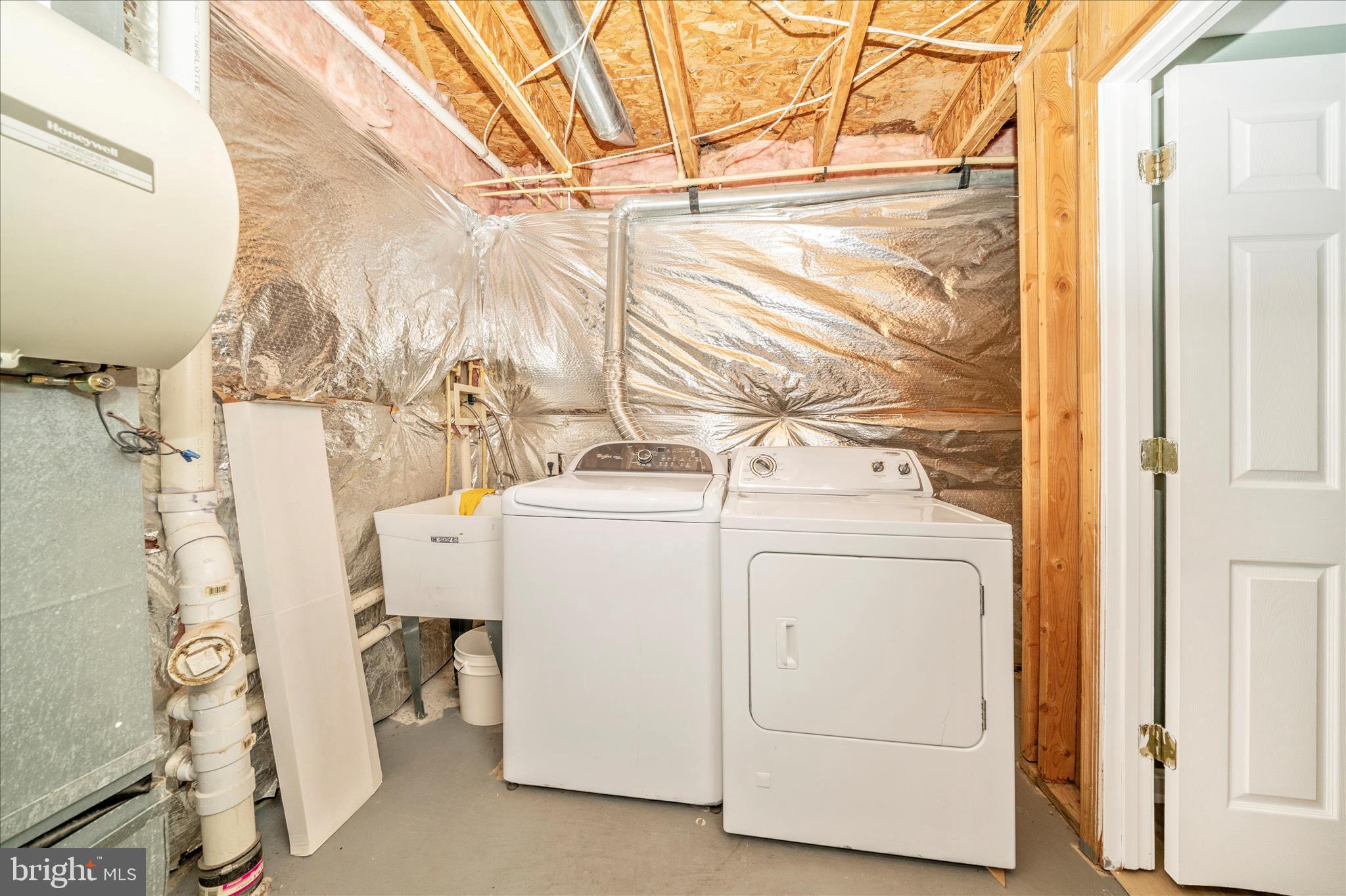 SENECA PARK NORTH - Residential Lease