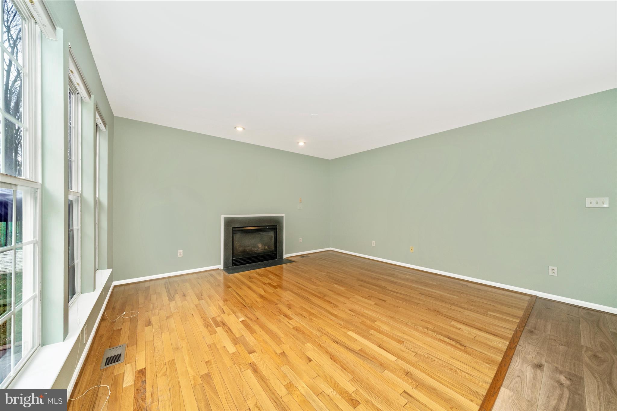 SENECA PARK NORTH - Residential Lease