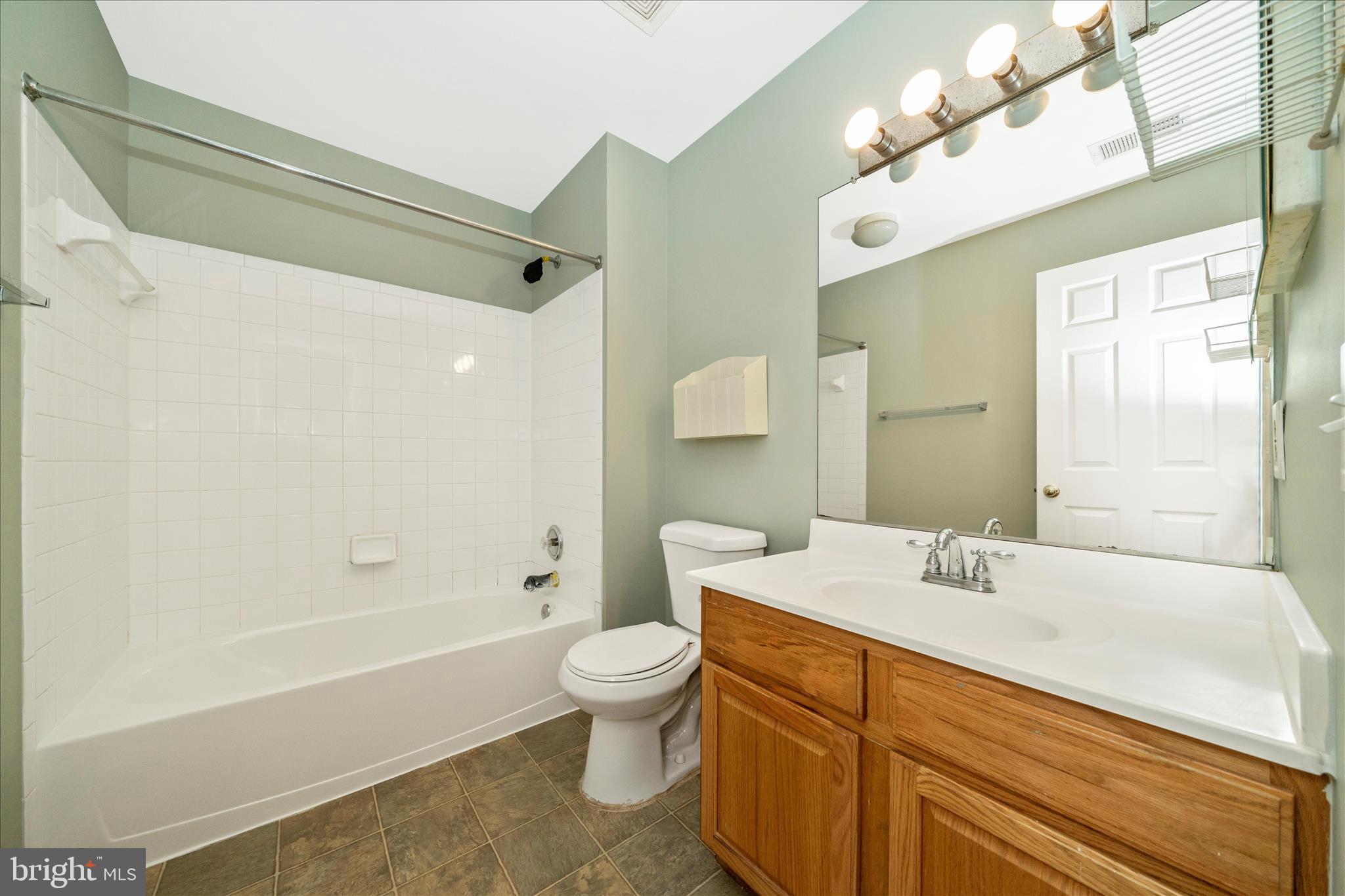 SENECA PARK NORTH - Residential Lease