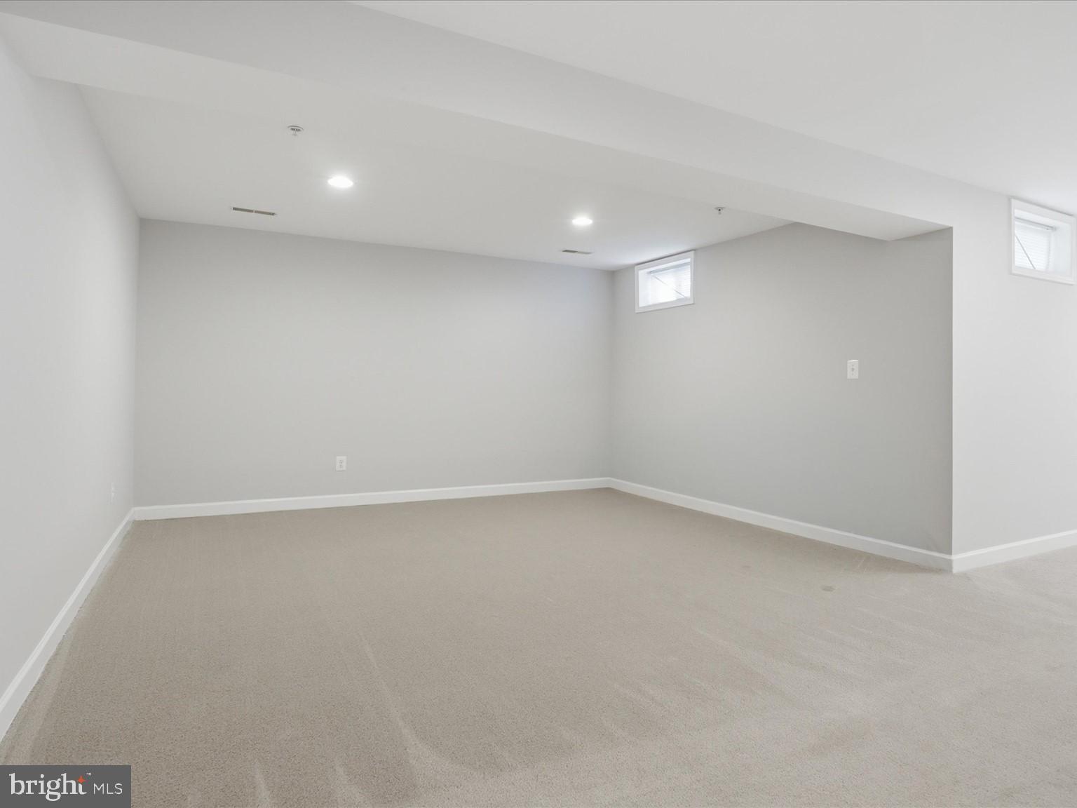 FAIRVIEW MANOR - Residential