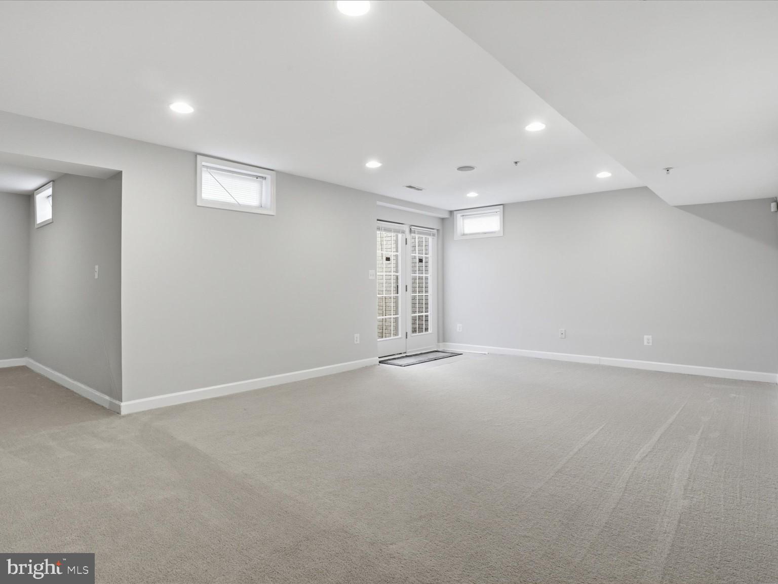 FAIRVIEW MANOR - Residential