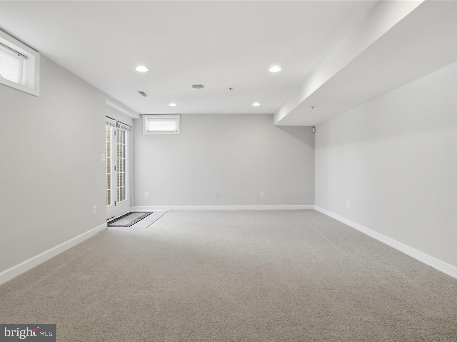 FAIRVIEW MANOR - Residential