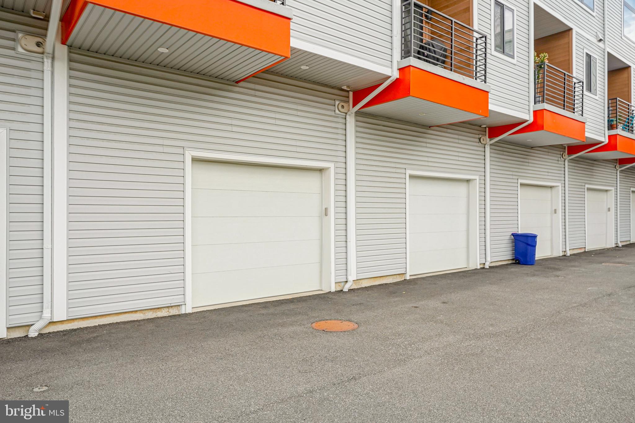 EAST KENSINGTON - Residential