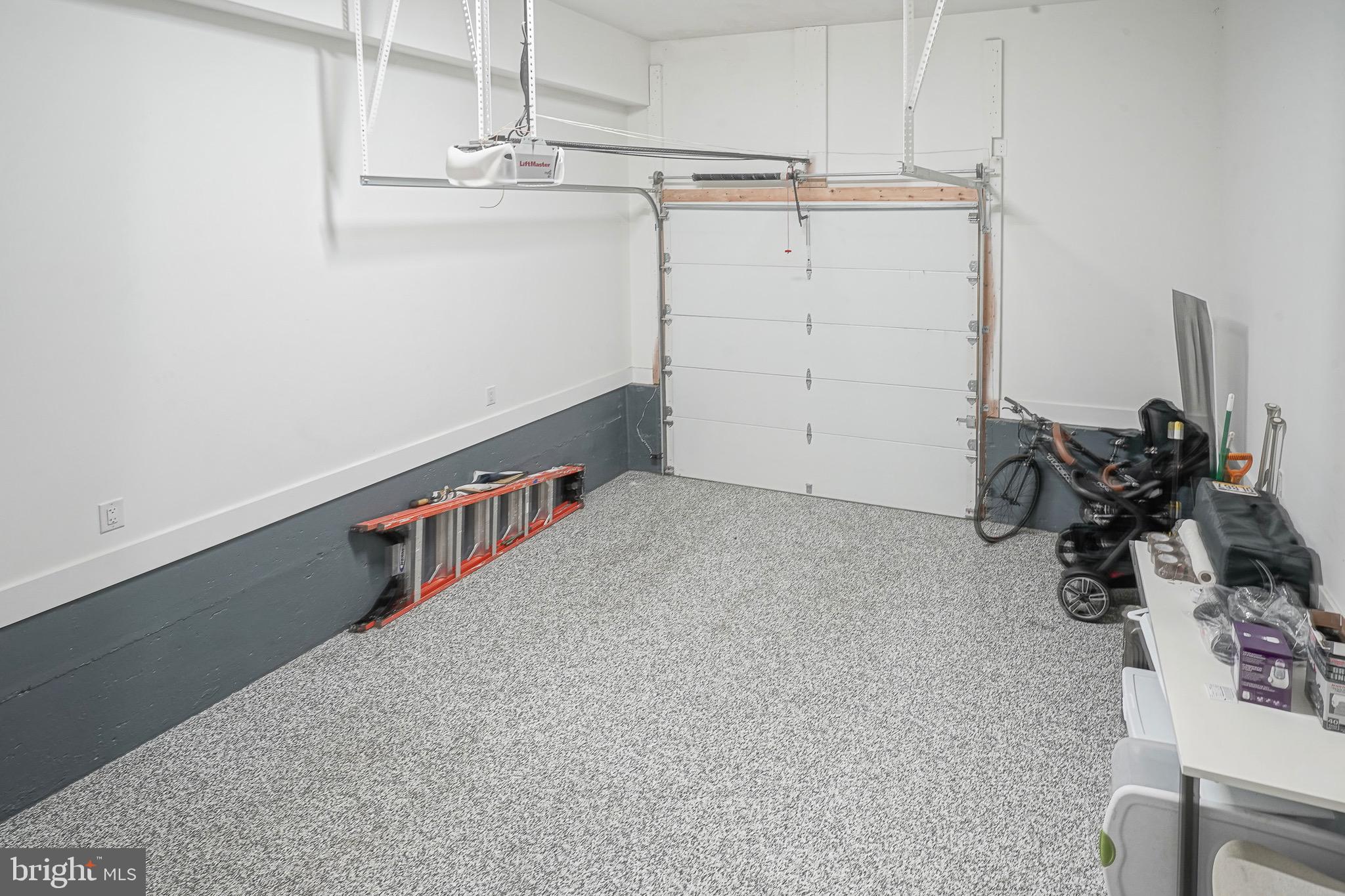 EAST KENSINGTON - Residential