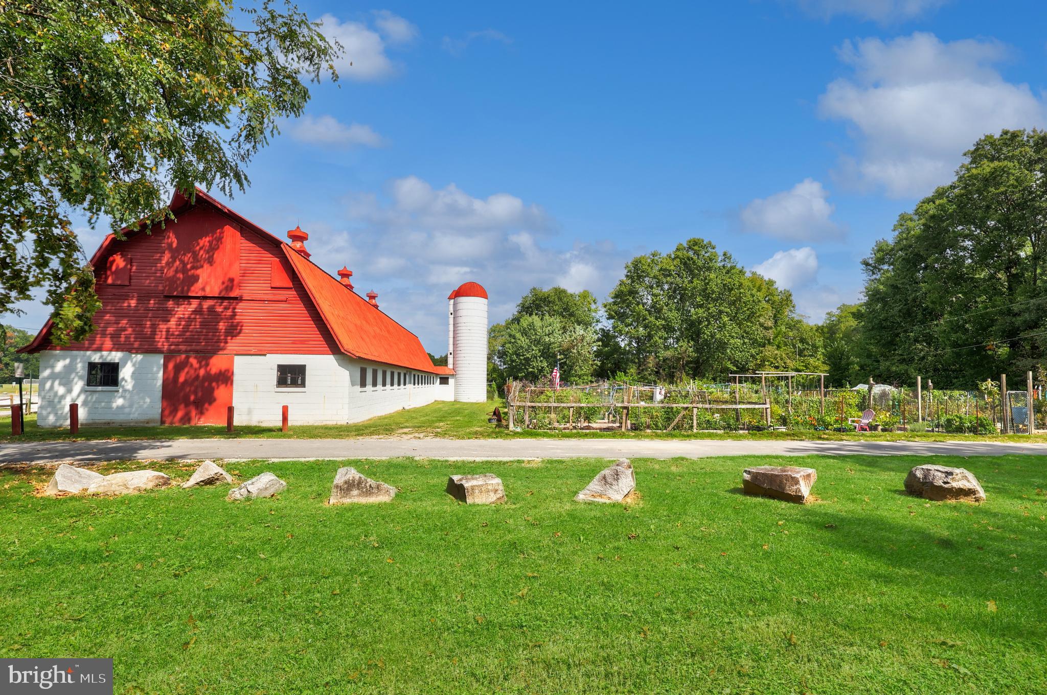 YACHT HAVEN ESTATES - Residential